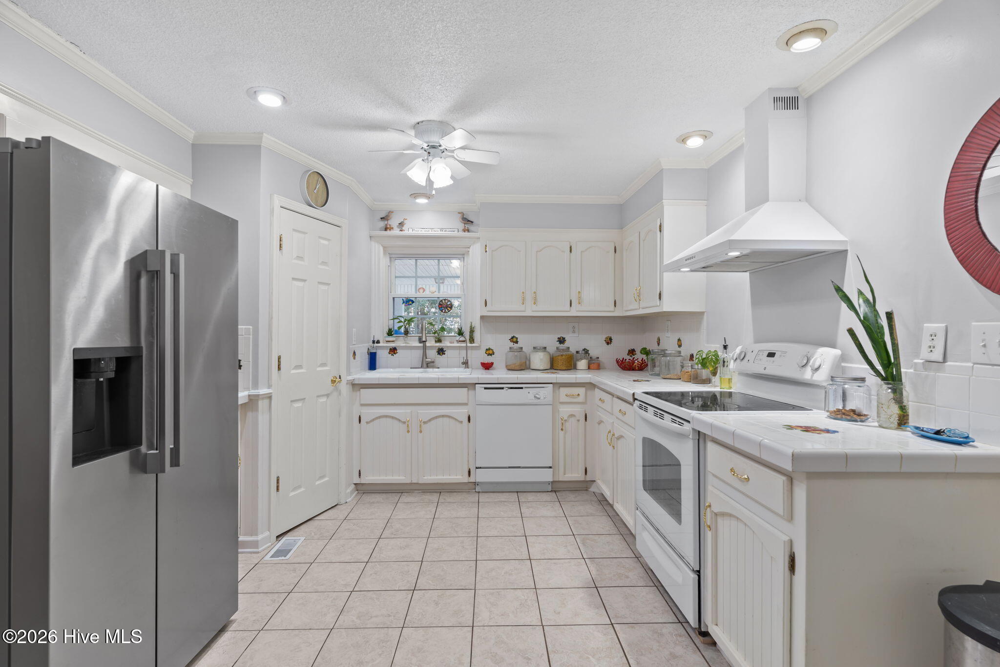 100556876 | Photo 16