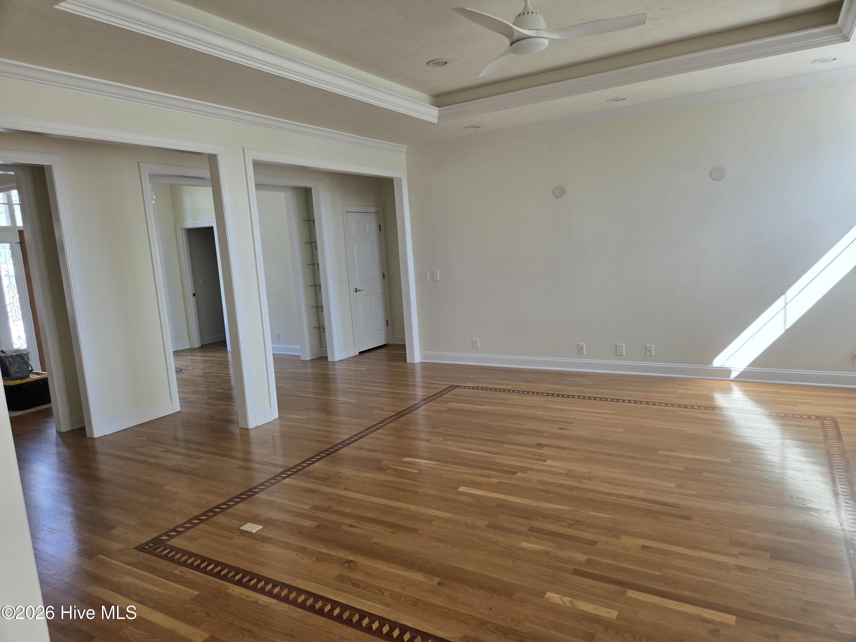 100545211 | Photo 22