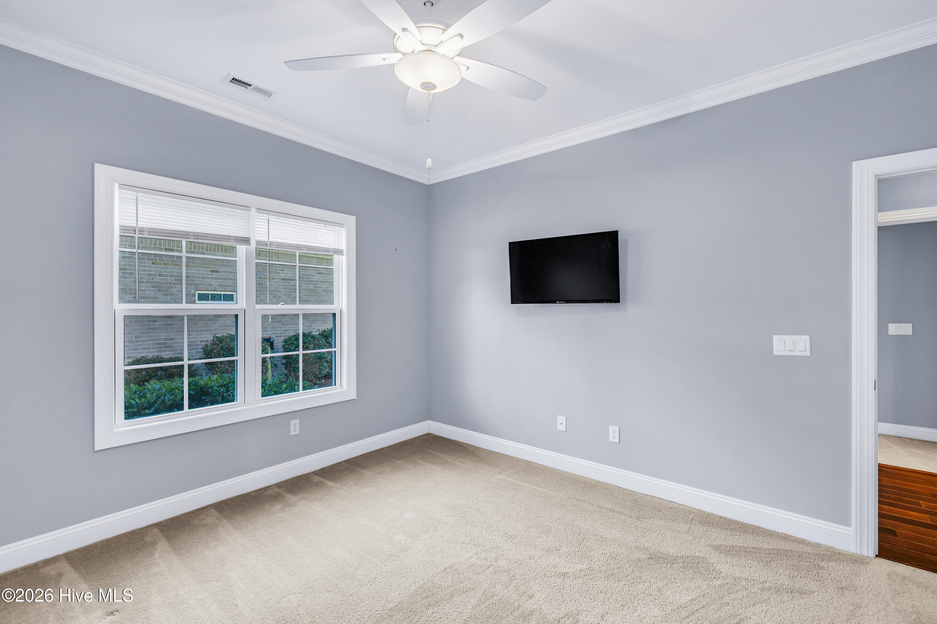 100550205 | Photo 52