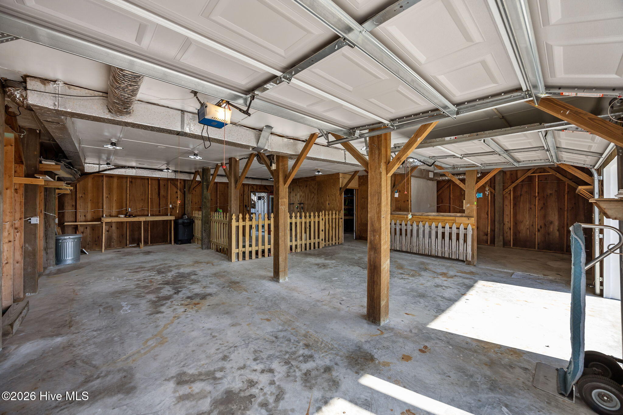 100545181 | Photo 34