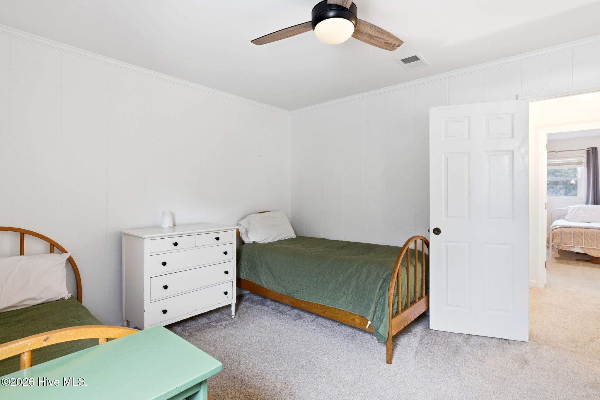 100557062 | Photo 25