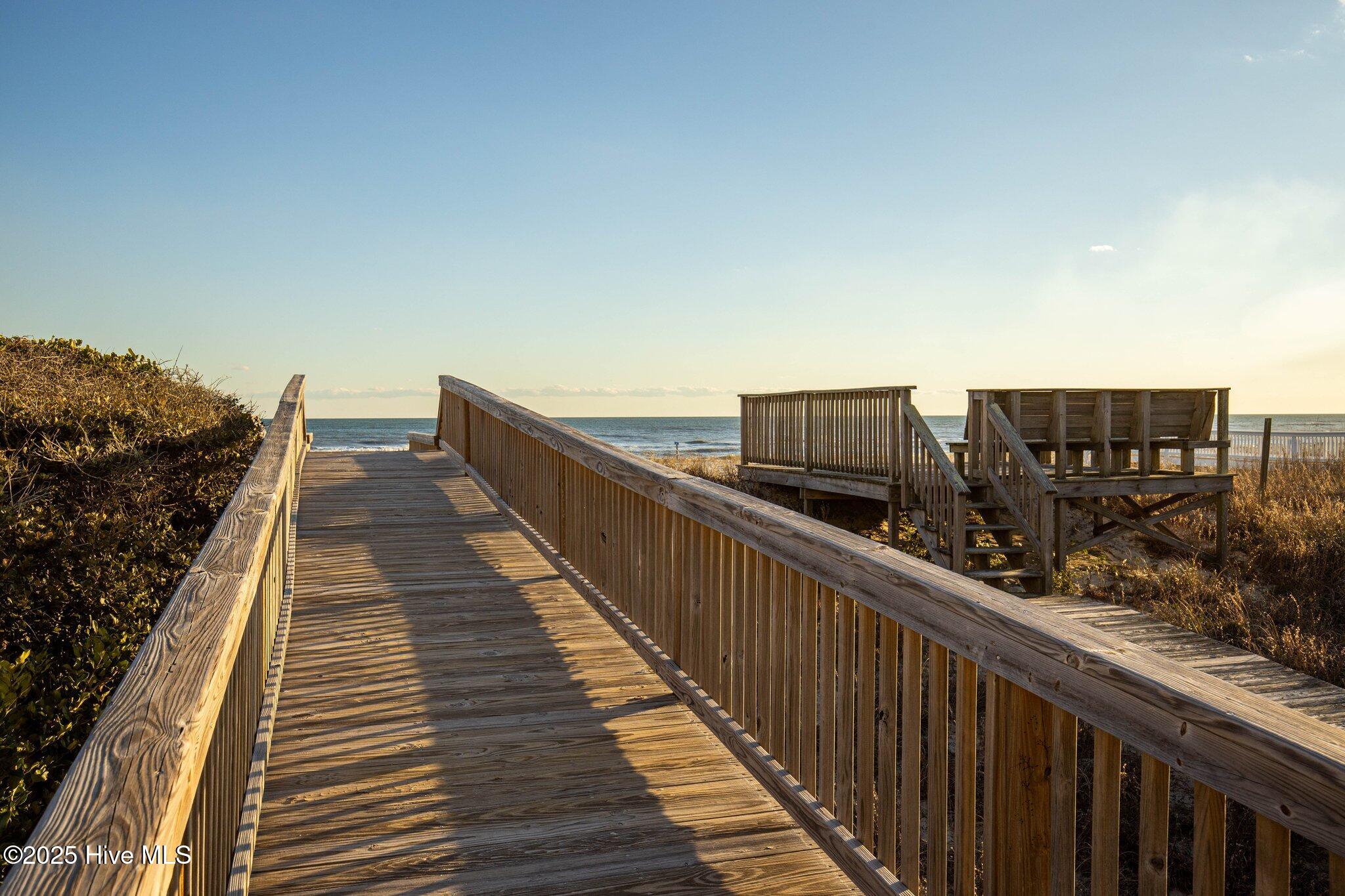 100558130 | Photo 85