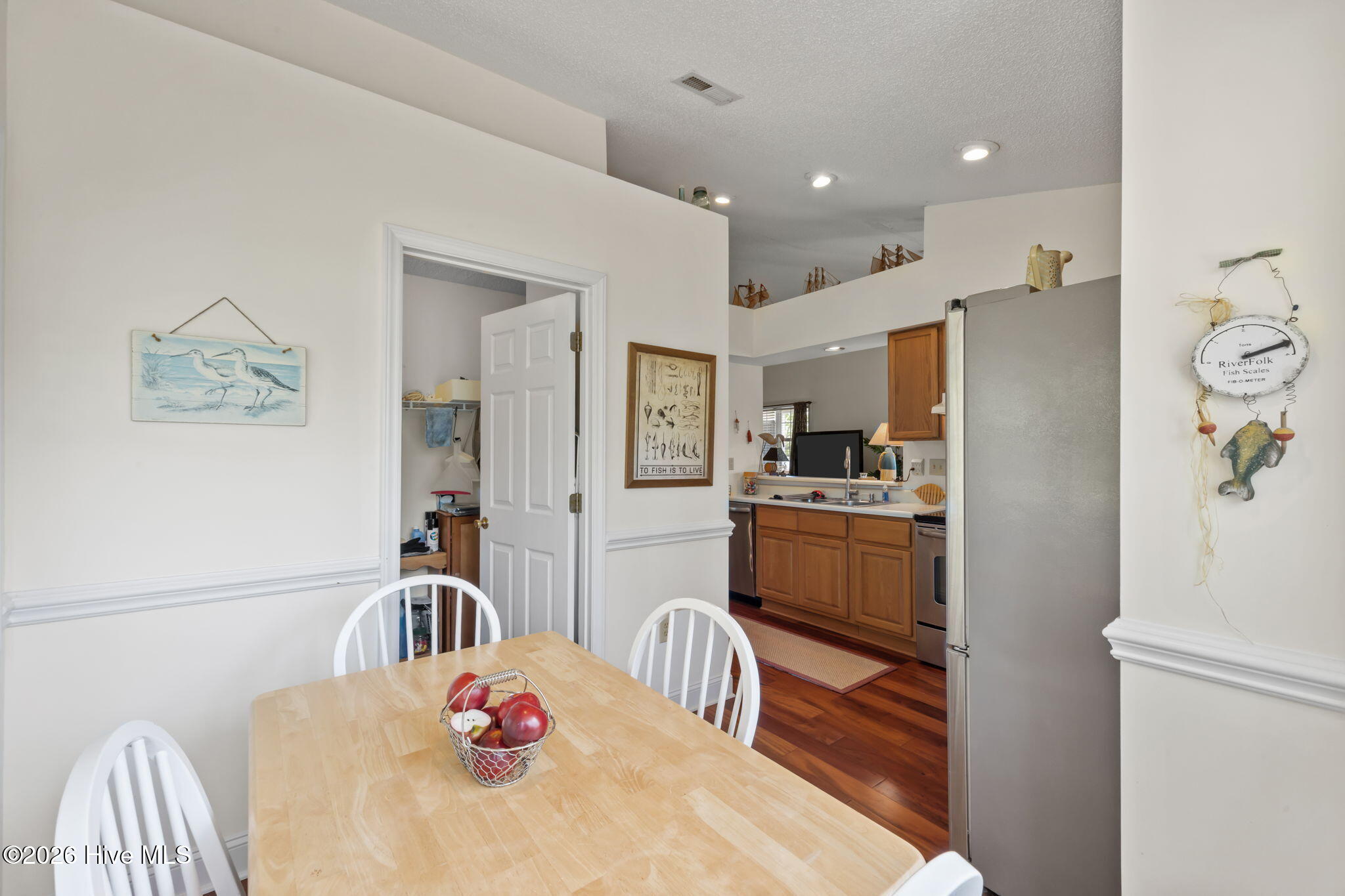 Eat-in Area of Kitchen