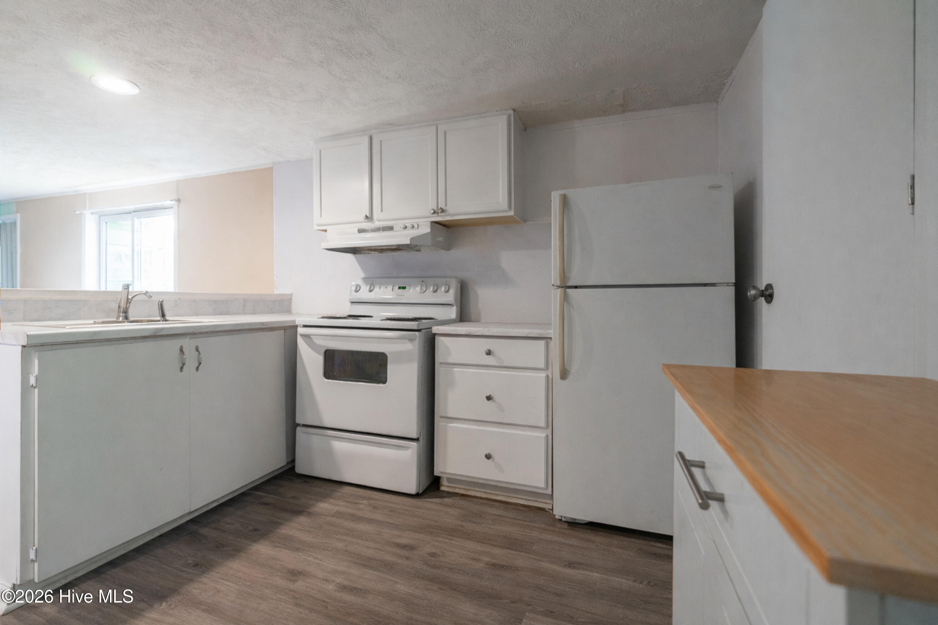 100538170 | Photo 10