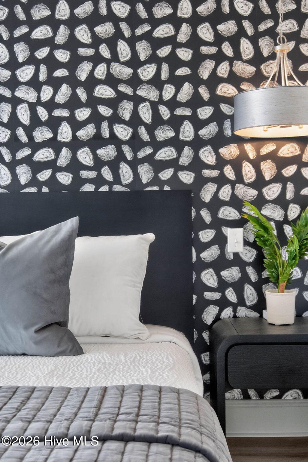 100543300 | Photo 86