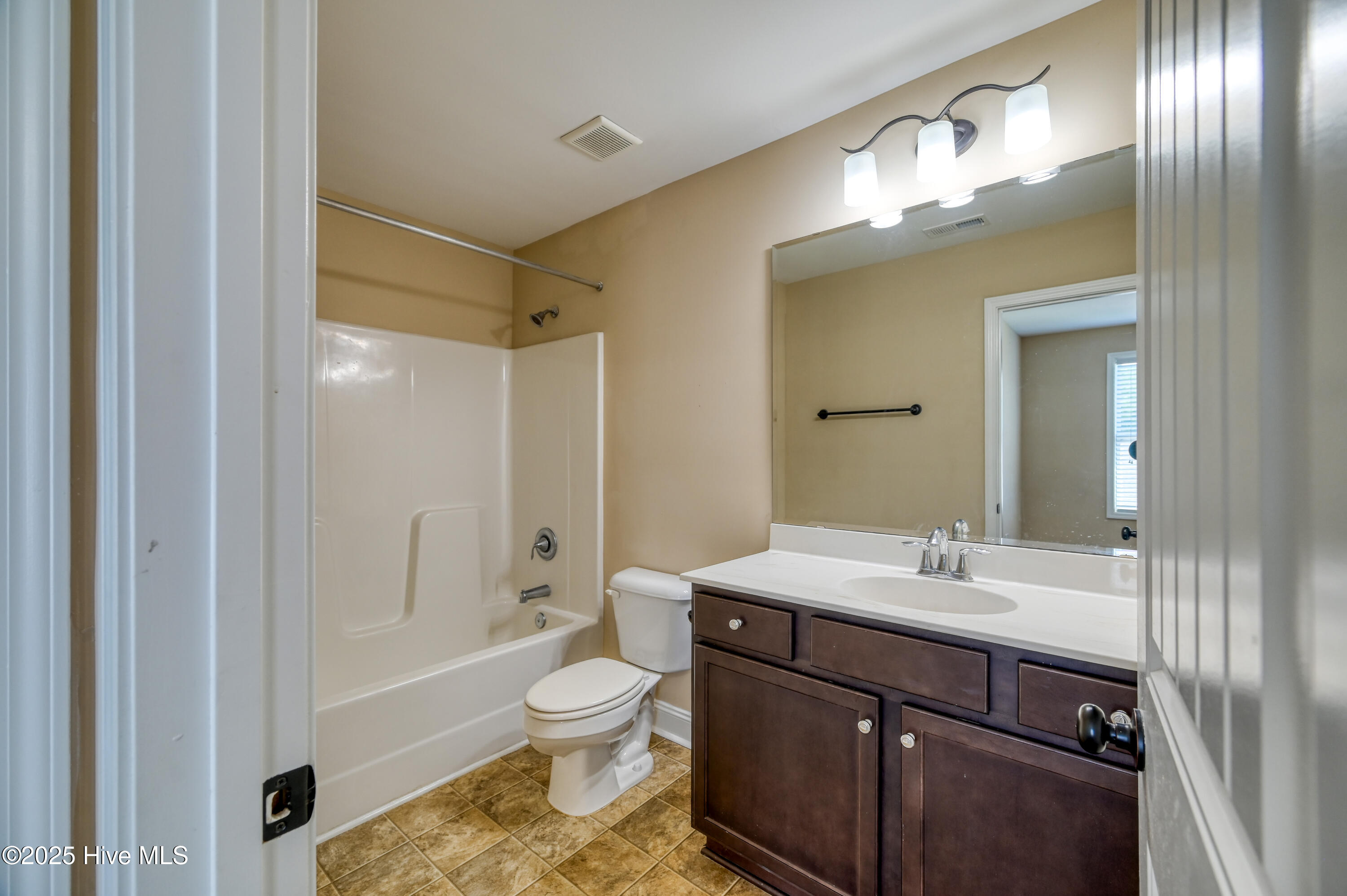 100531923 | Photo 24