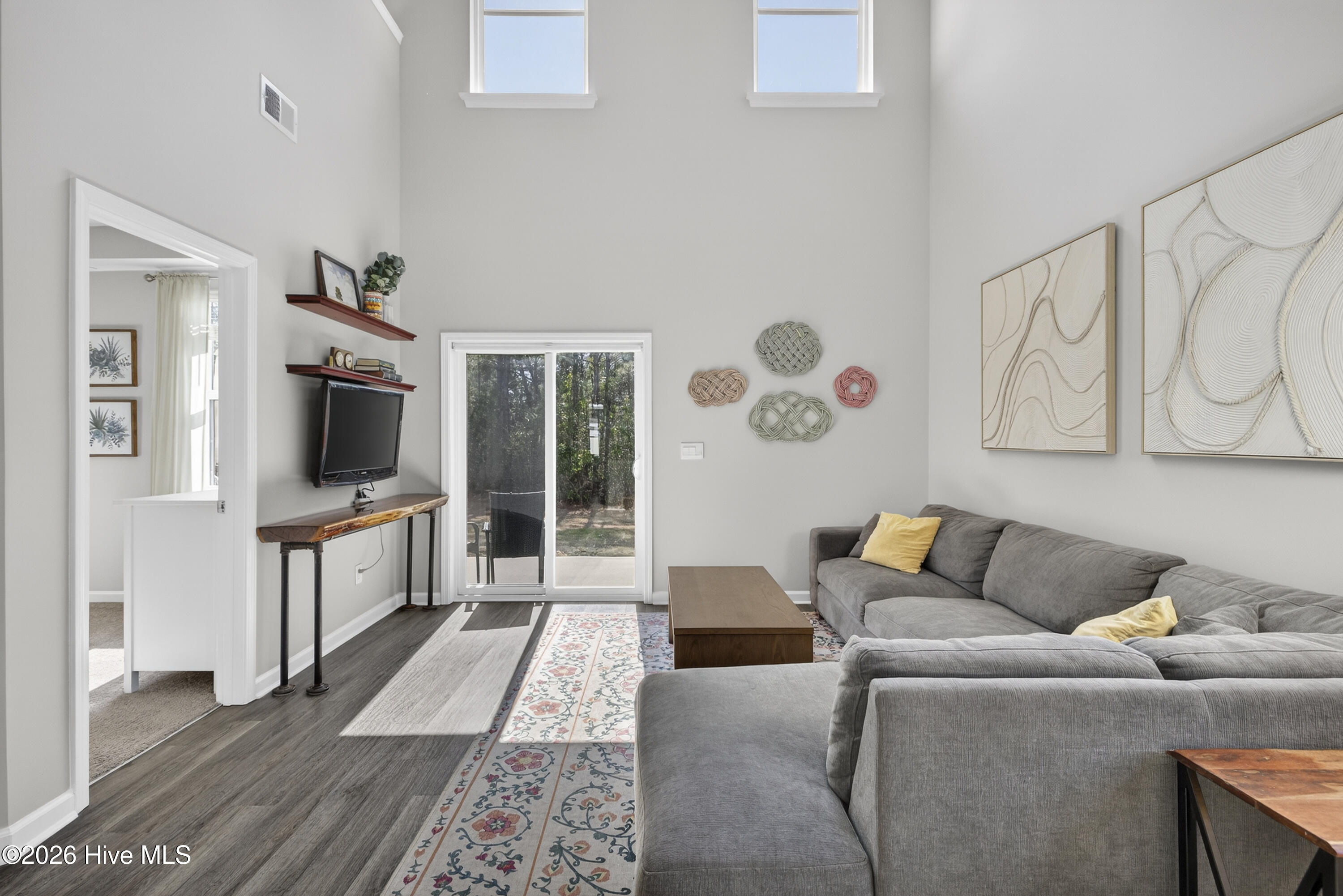 100555203 | Photo 10