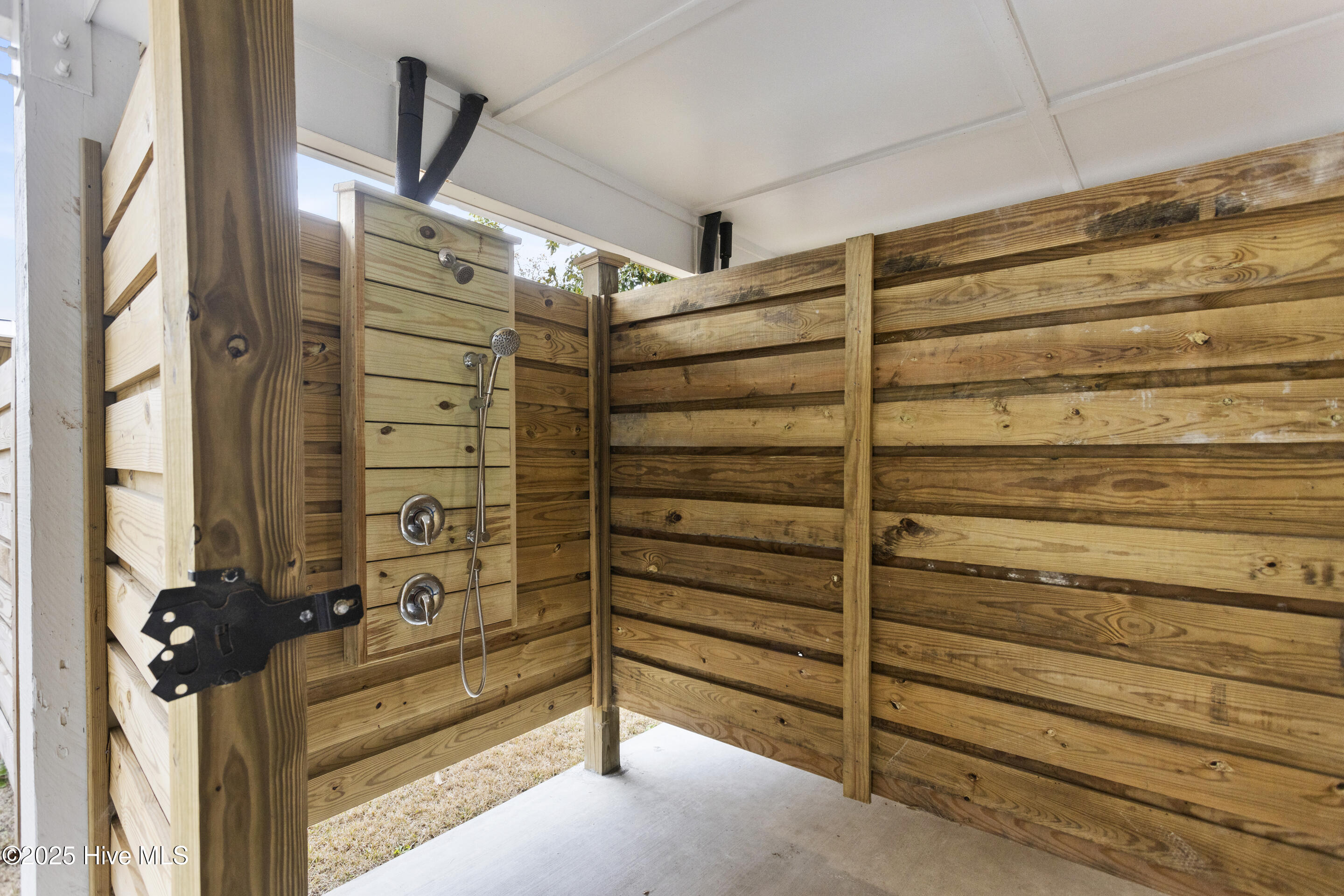 100521314 | Photo 44