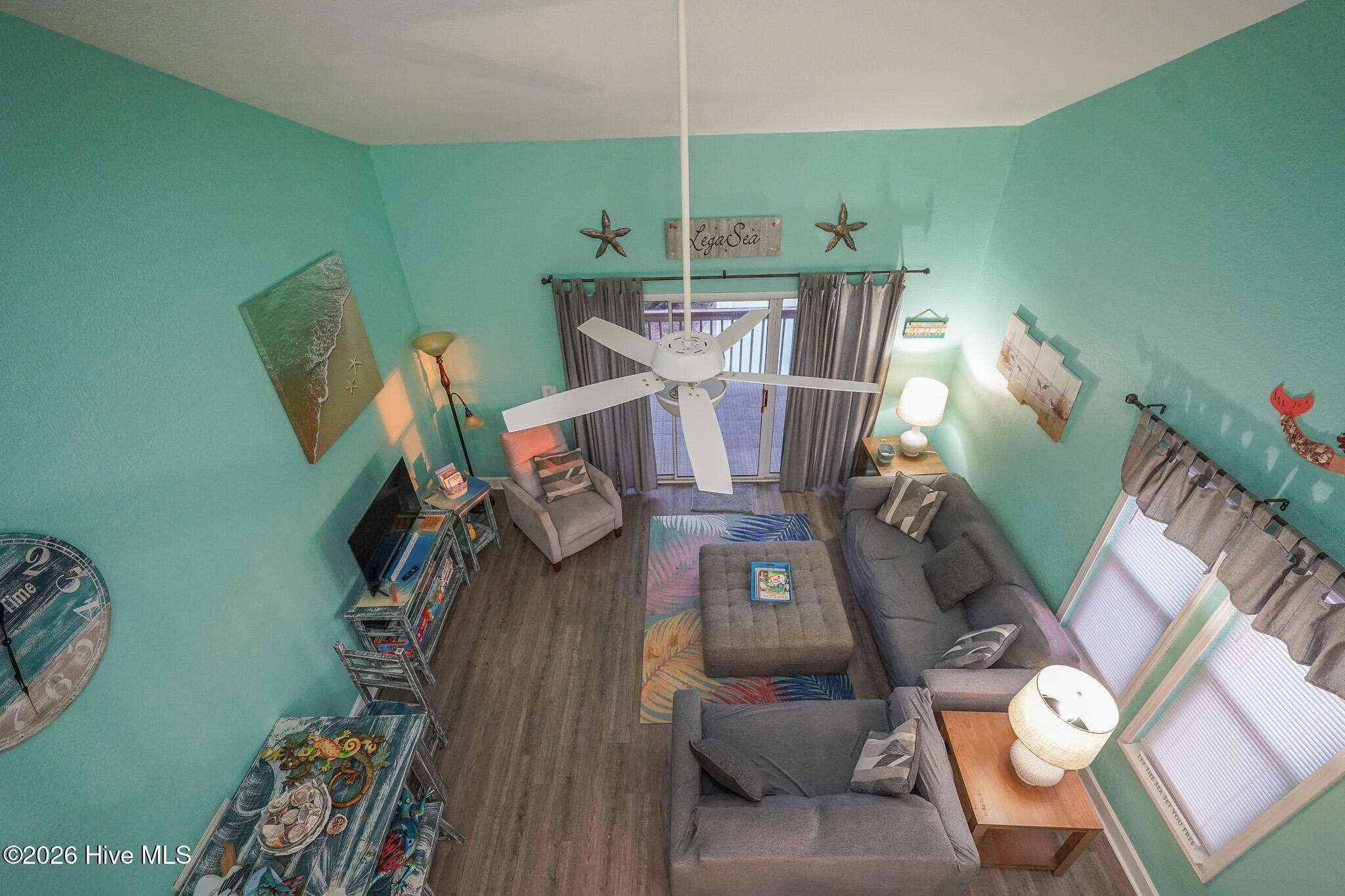 100548076 | Photo 25