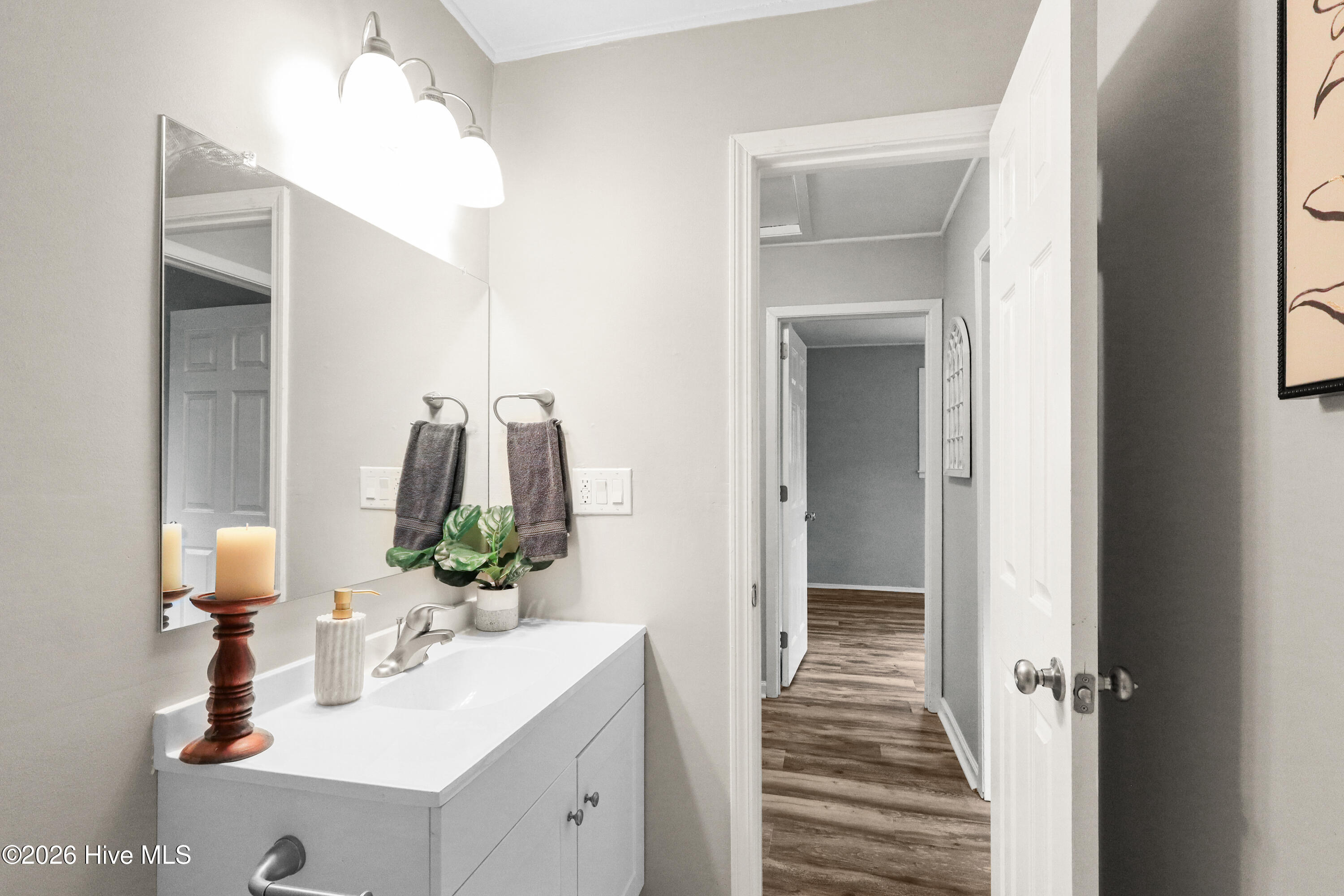 100560188 | Photo 29