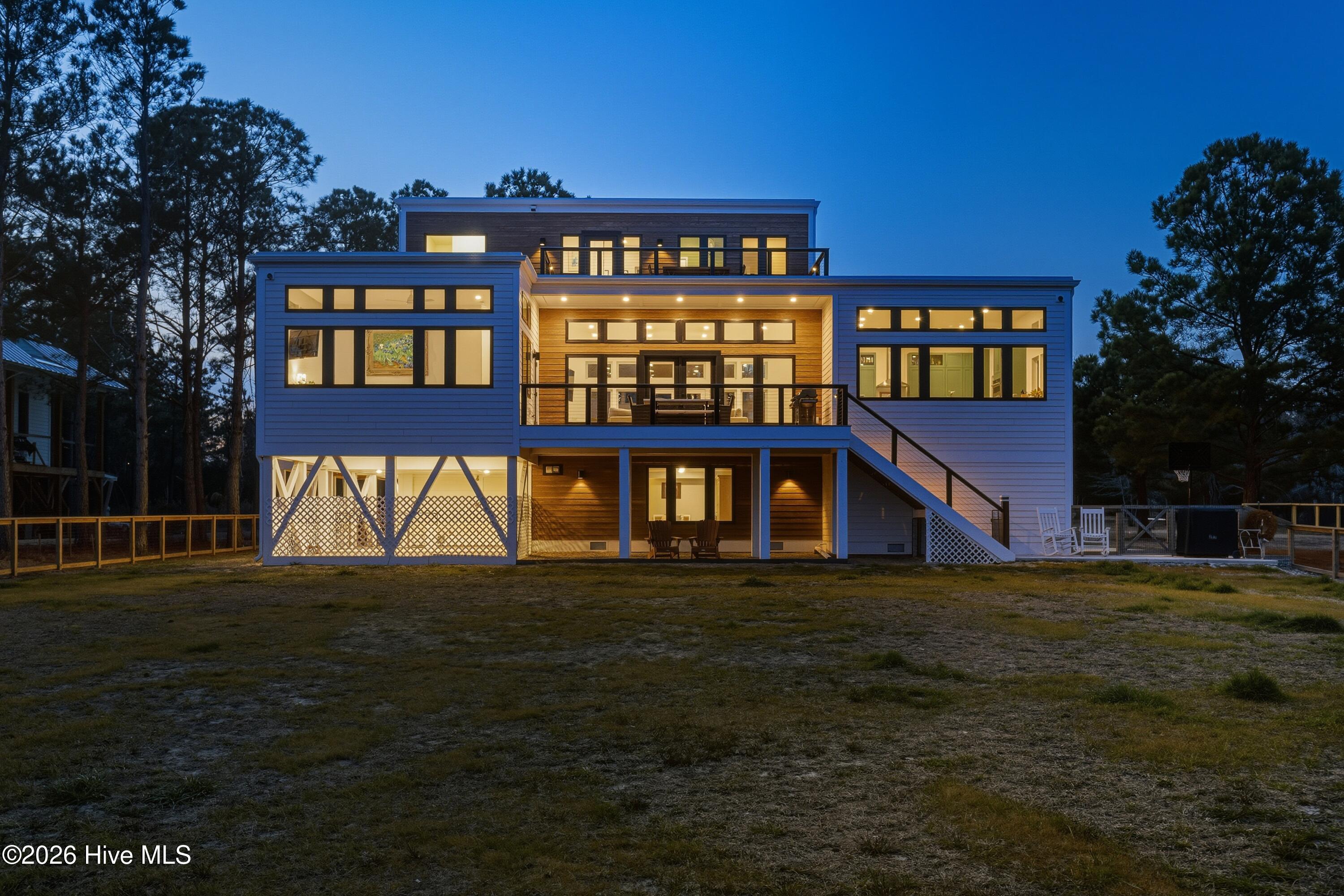 100554260 | Photo 74