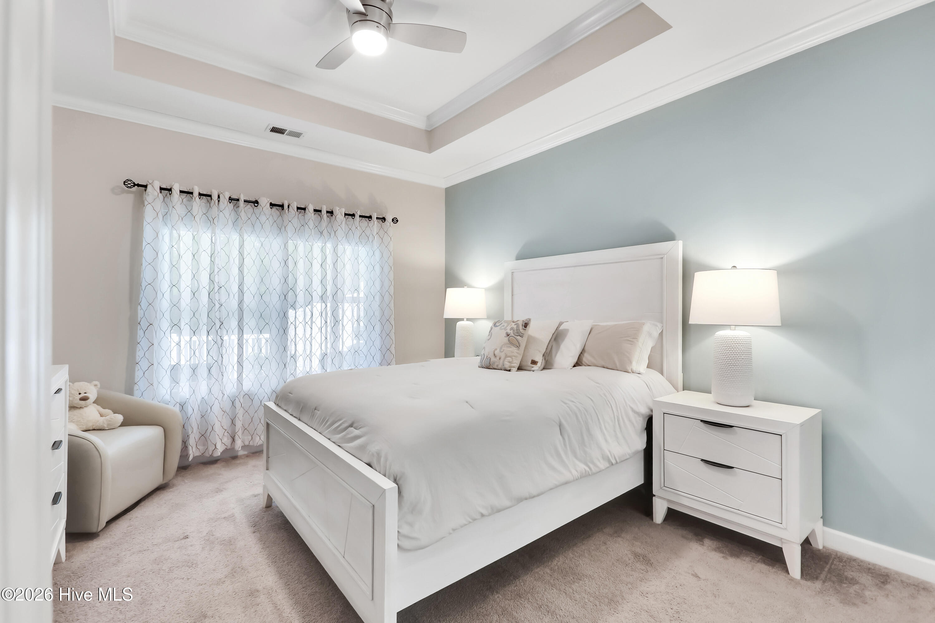 100557185 | Photo 18