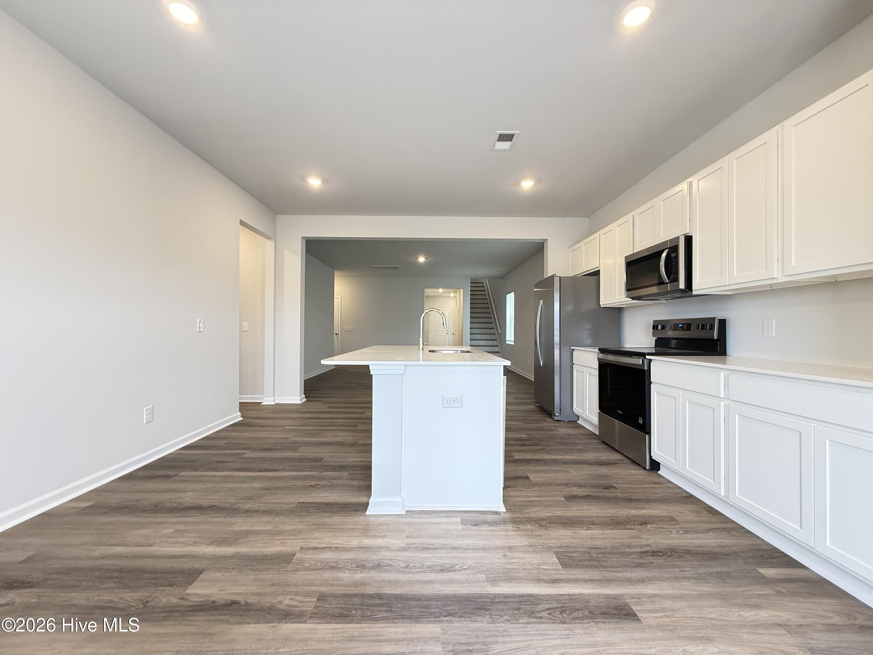 100525025 | Photo 16