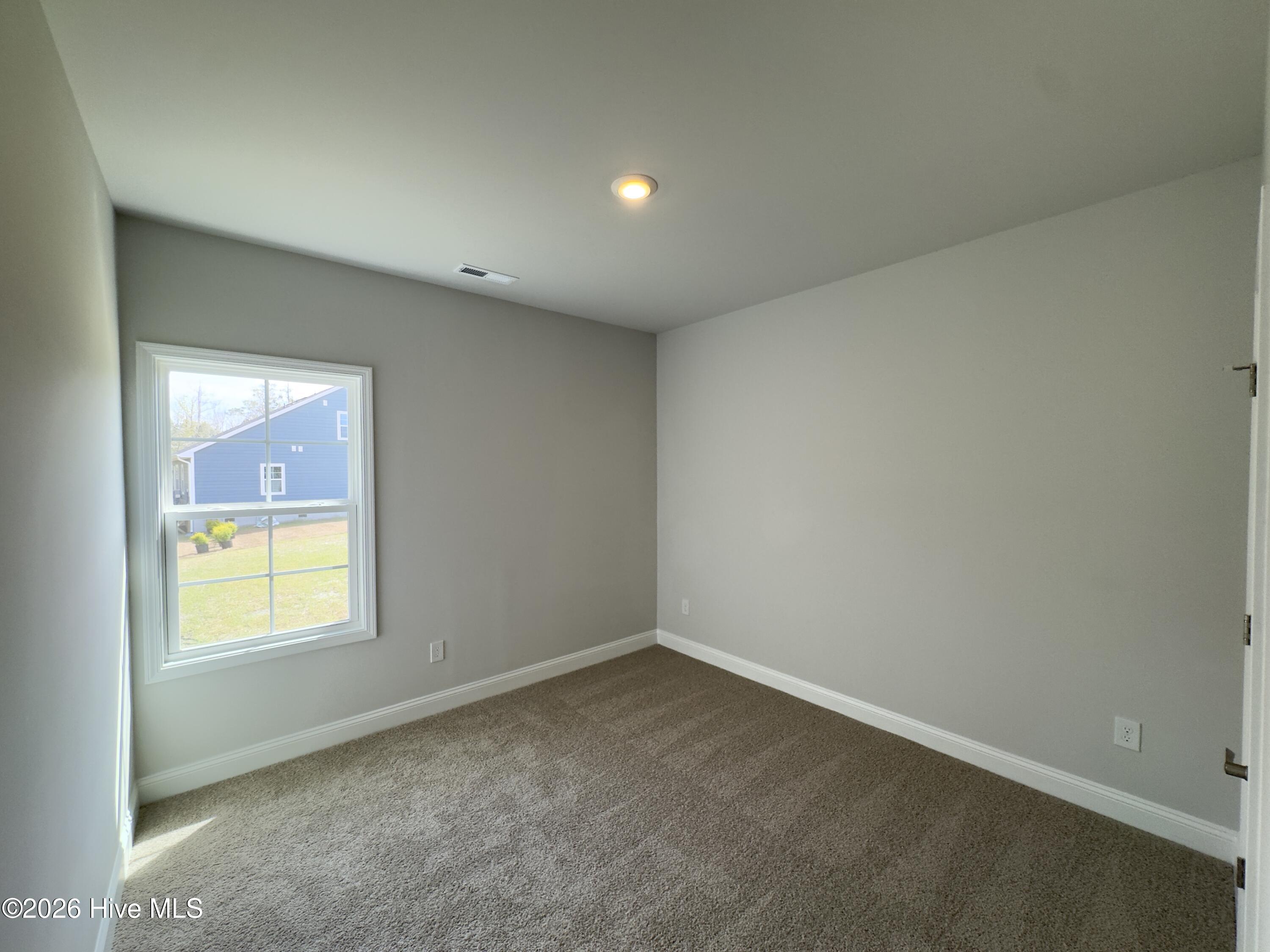 100563265 | Photo 16