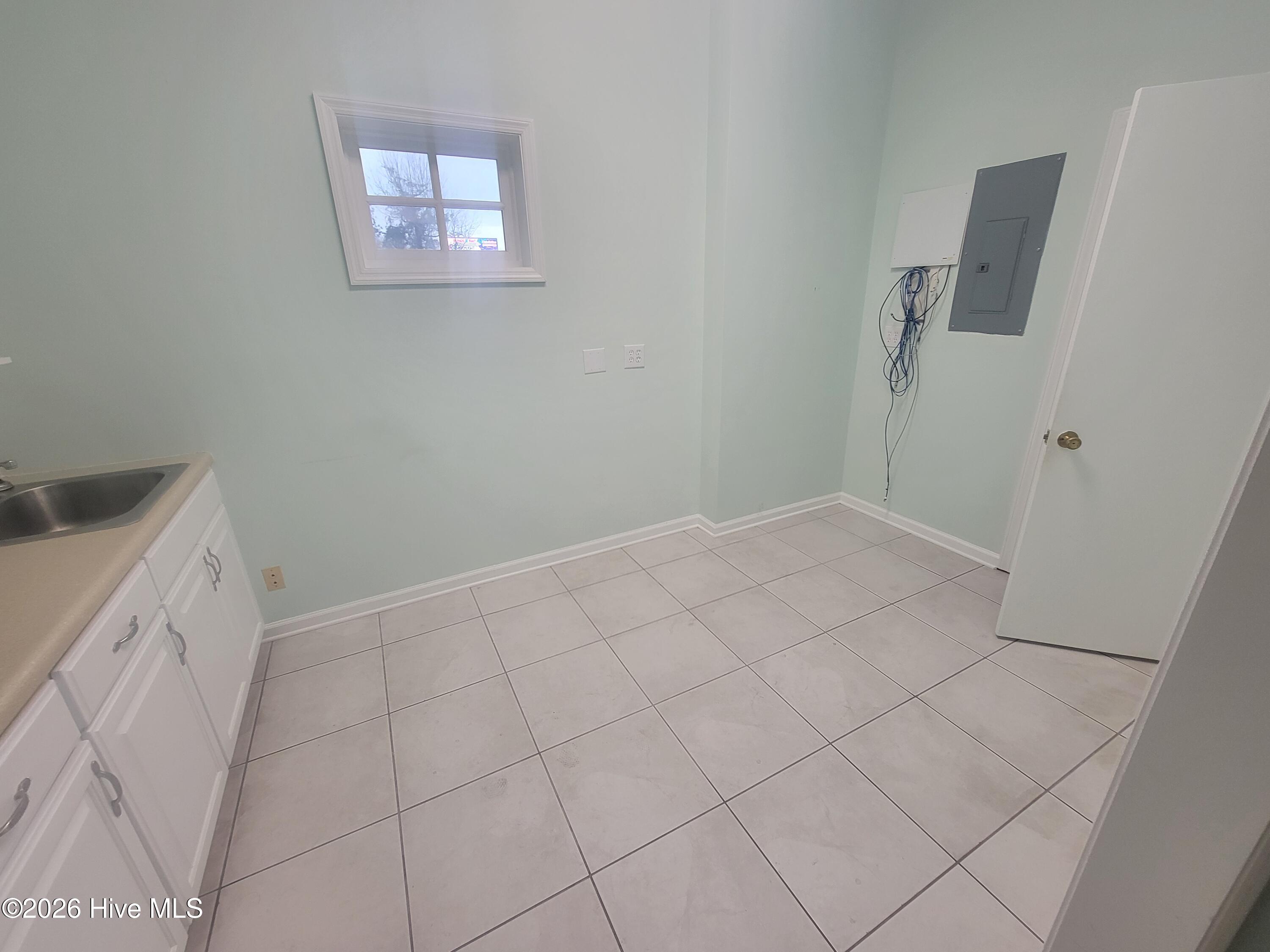 100556875 | Photo 15