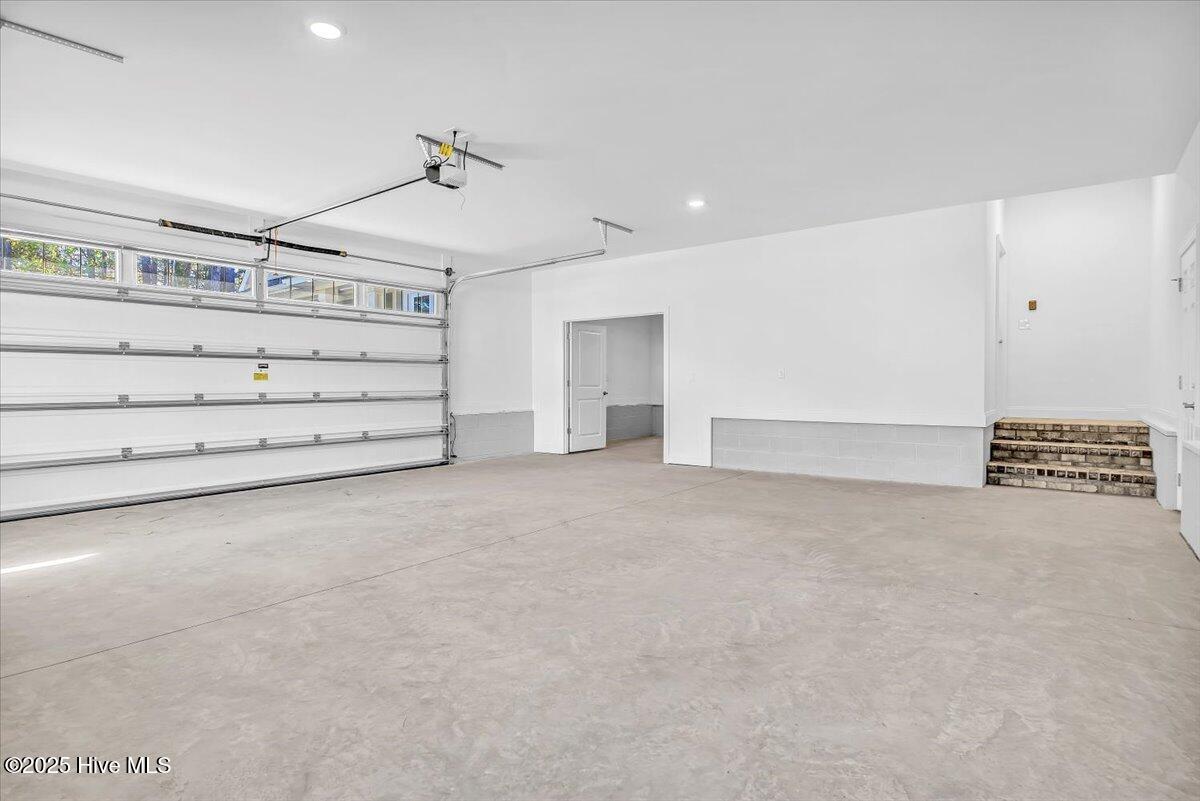 100505838 | Photo 62