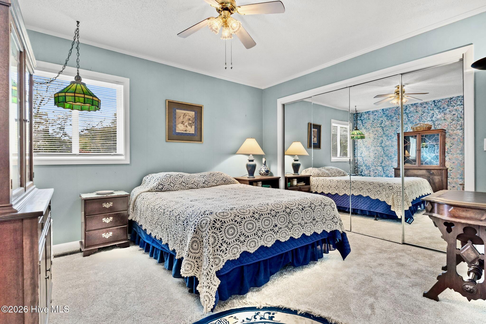 100561830 | Photo 16