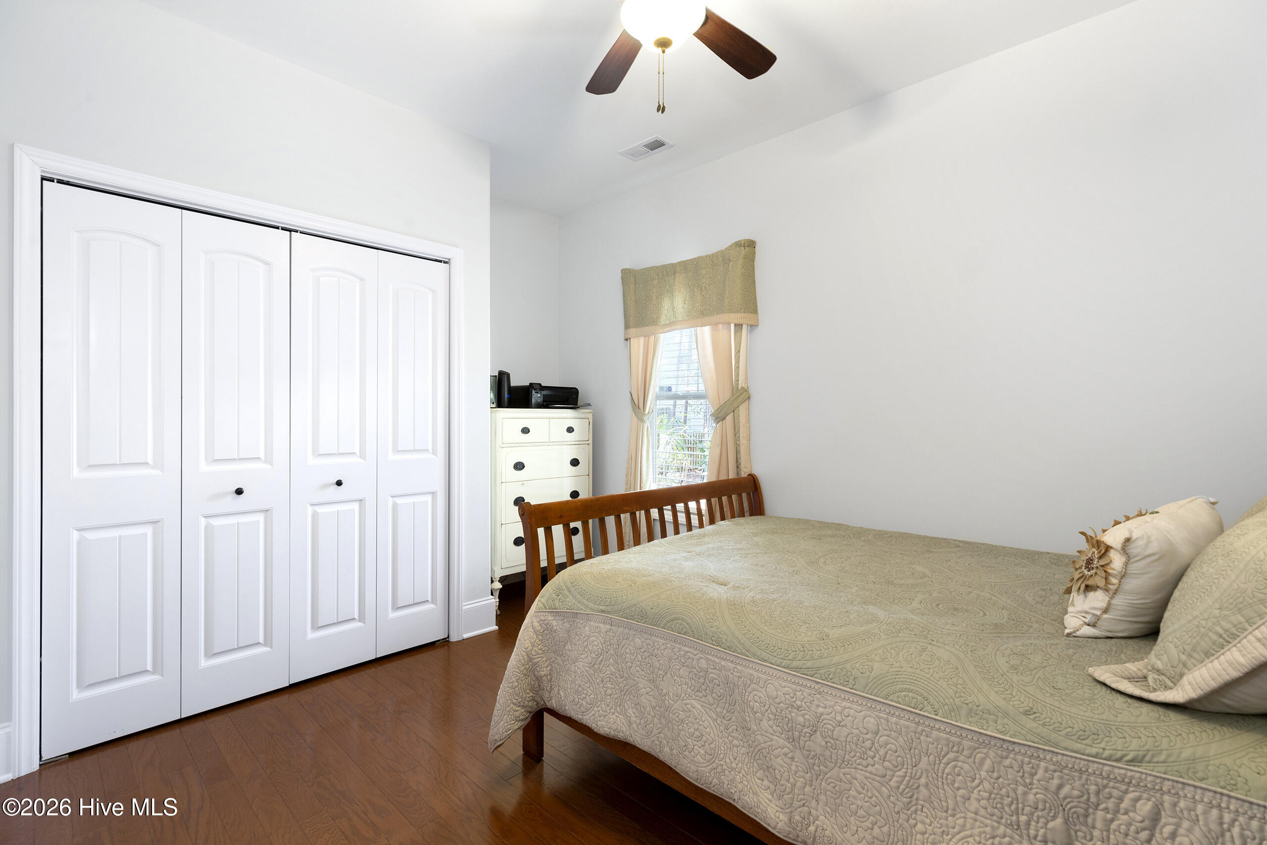 100558971 | Photo 32