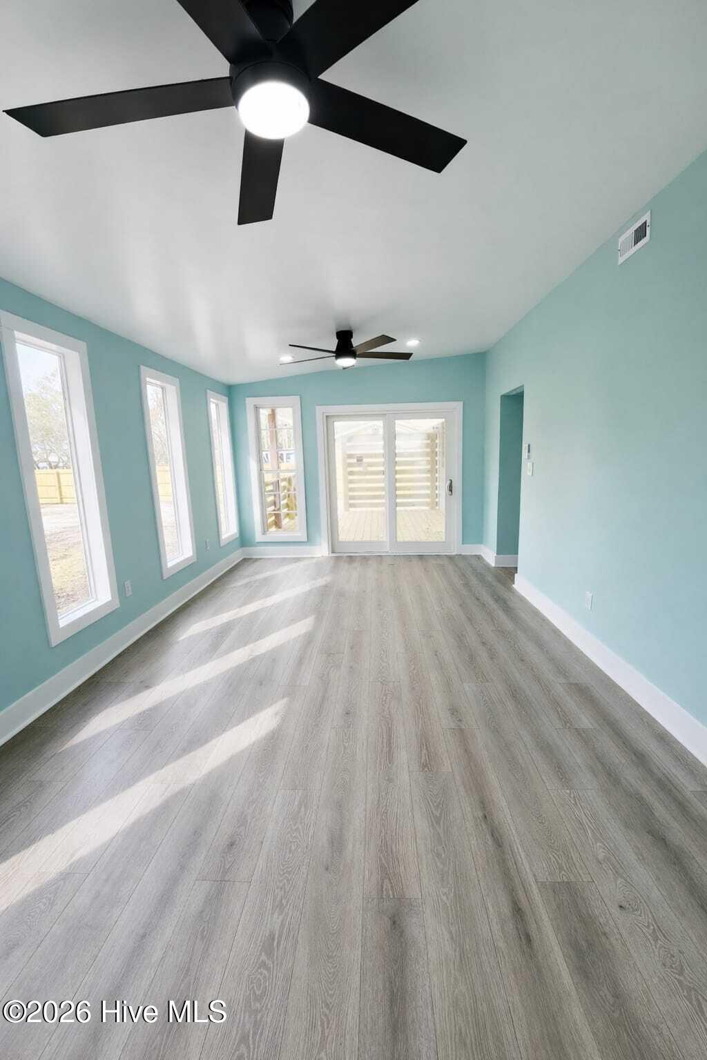 100552215 | Photo 19