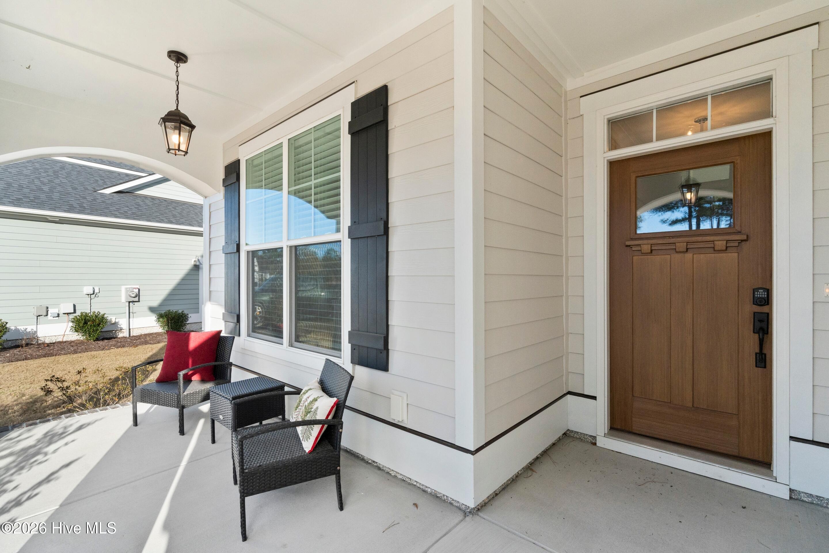 100549820 | Photo 38