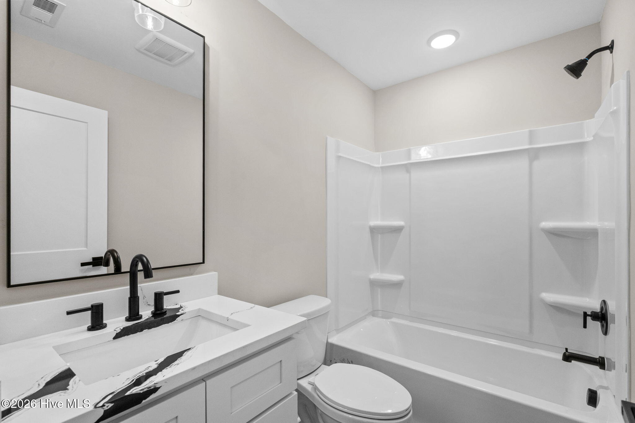 100513305 | Photo 38