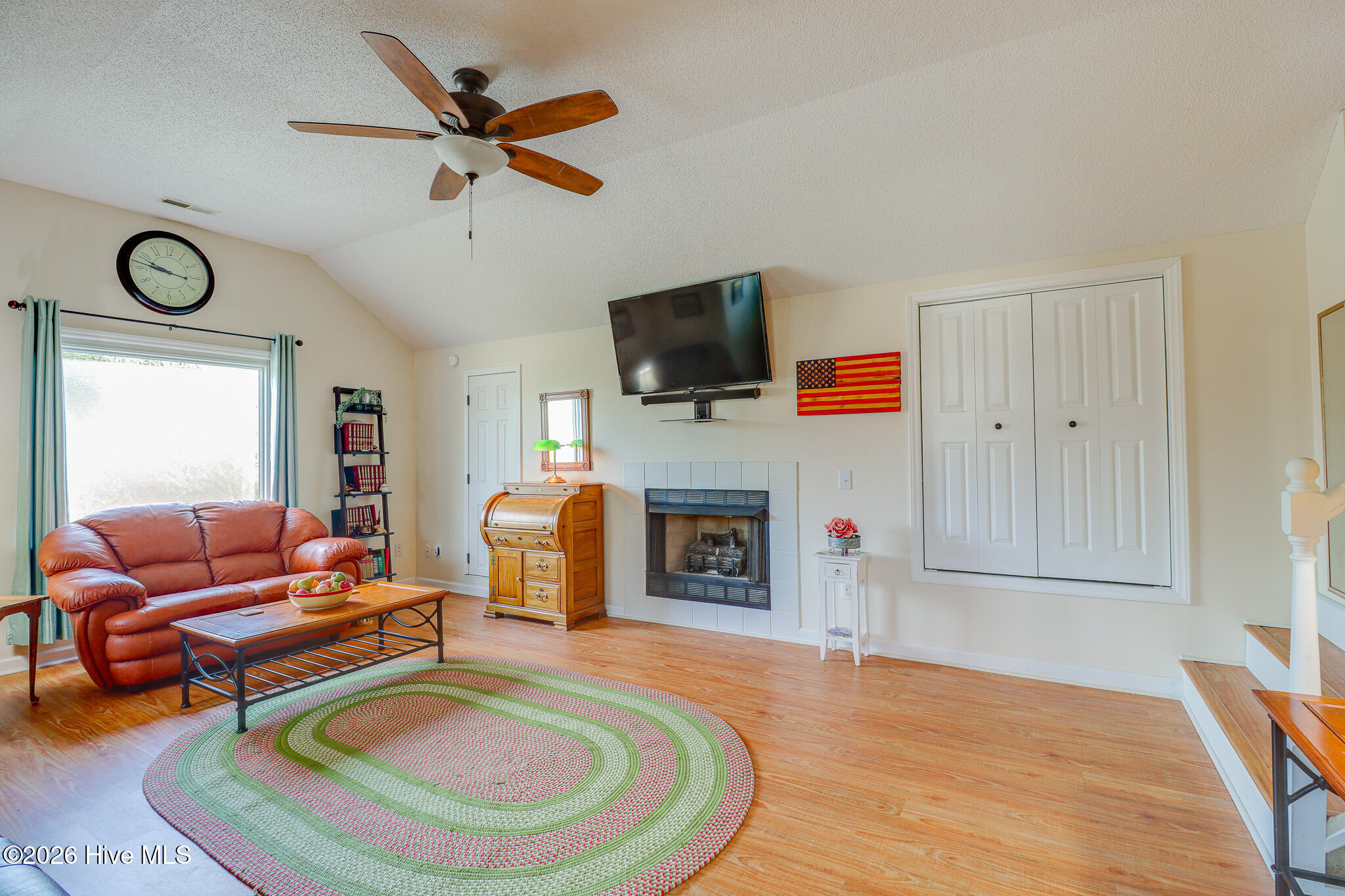 100559581 | Photo 26