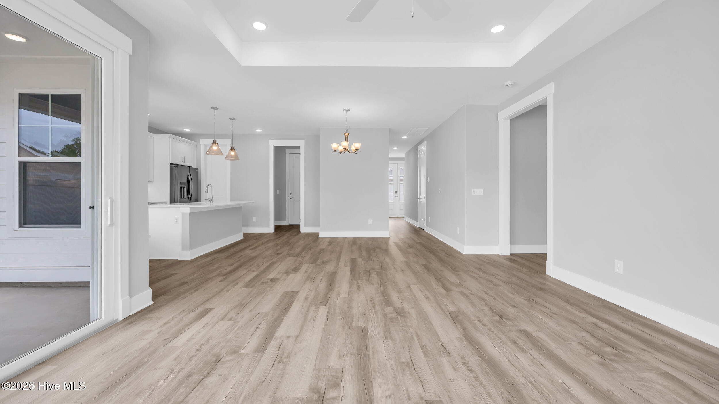 100549844 | Photo 16