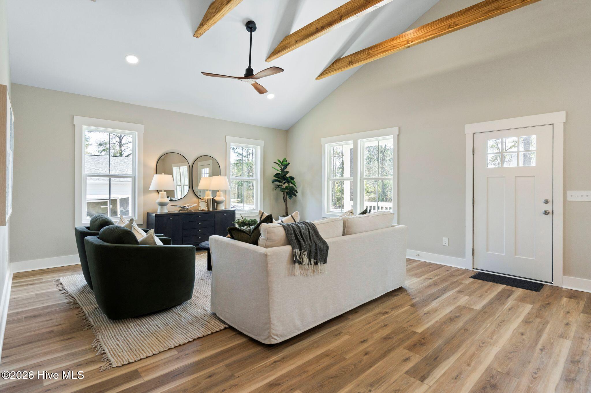 100558463 | Photo 10