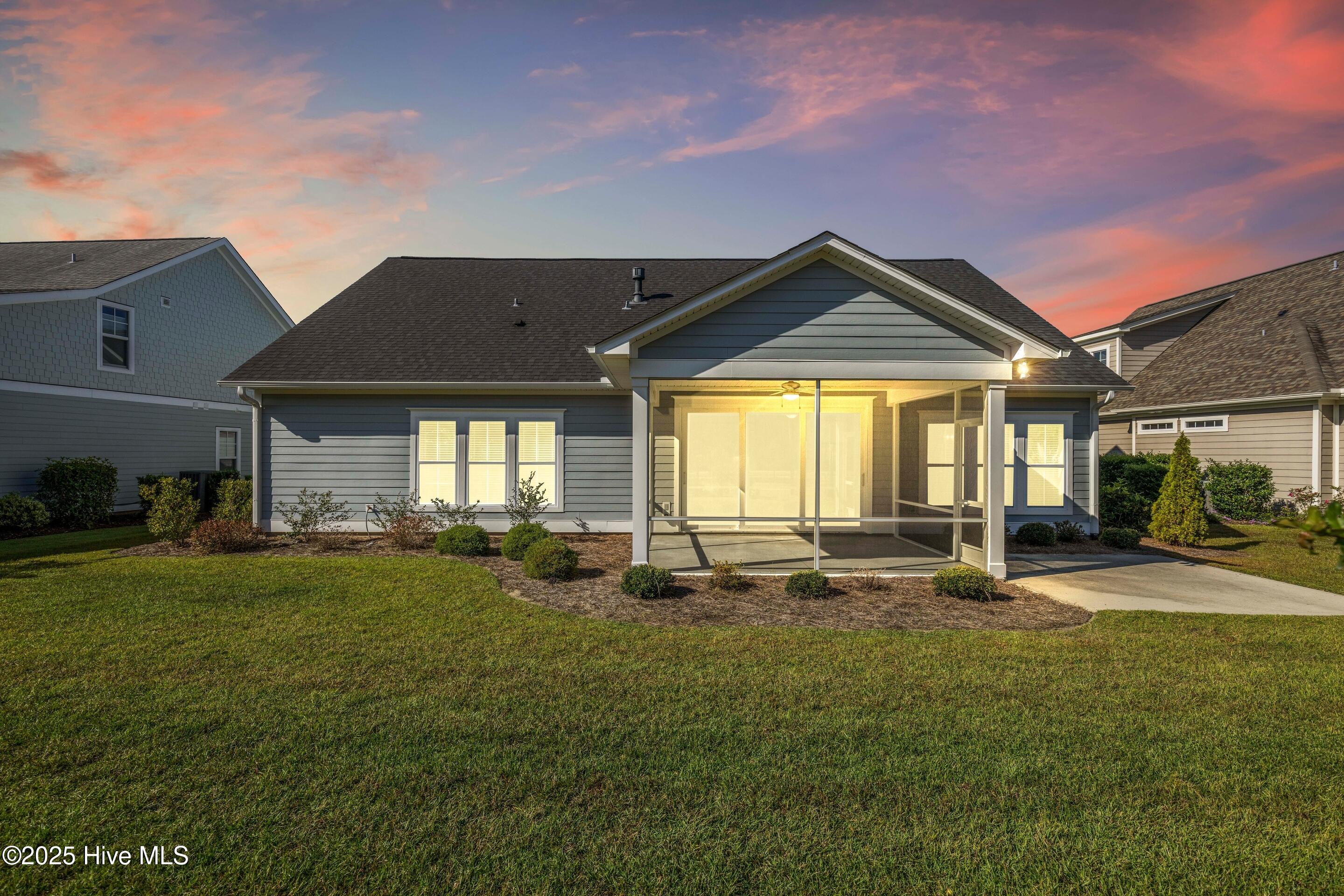 100531261 | Photo 71