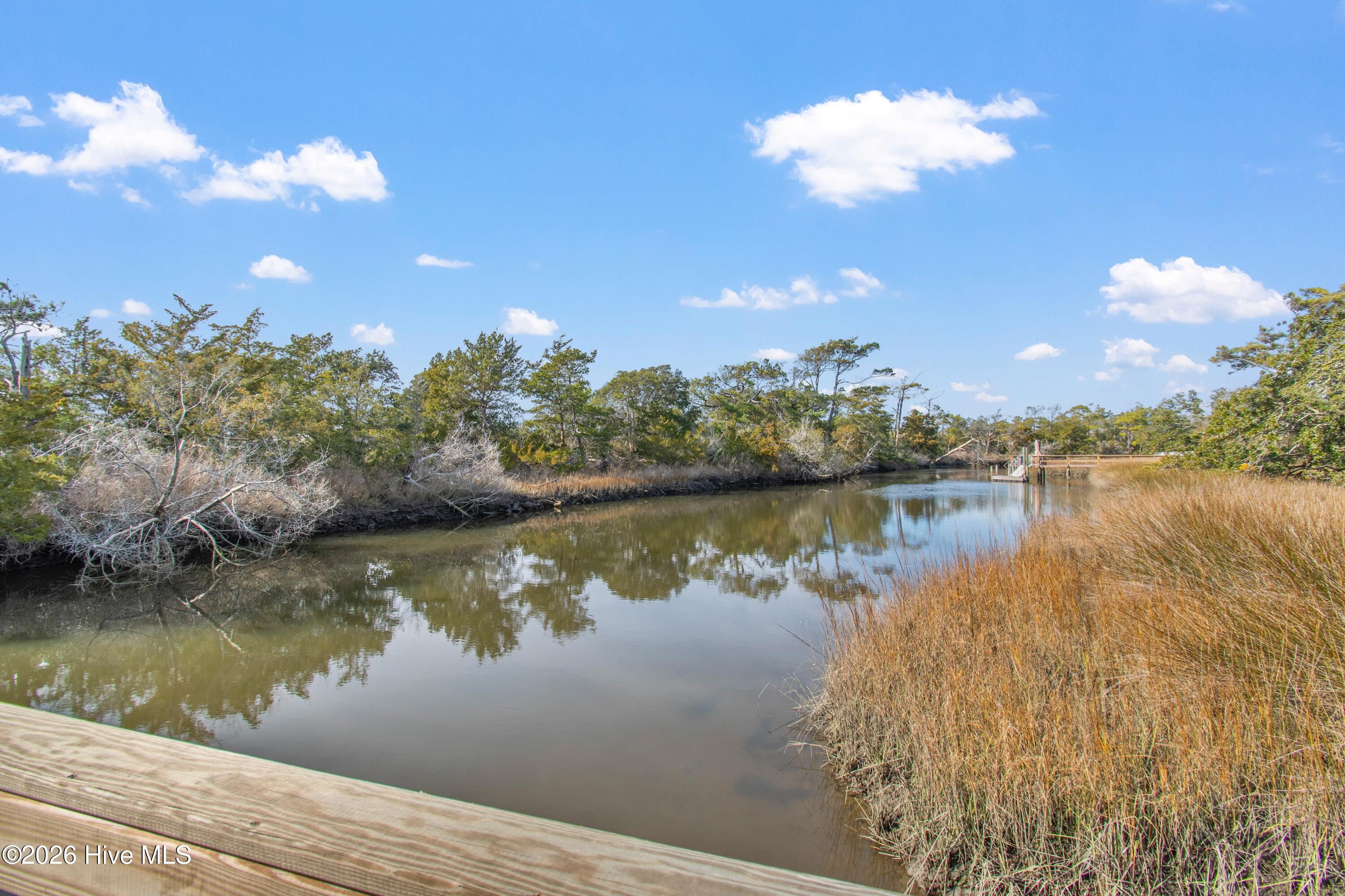 100549205 | Photo 54