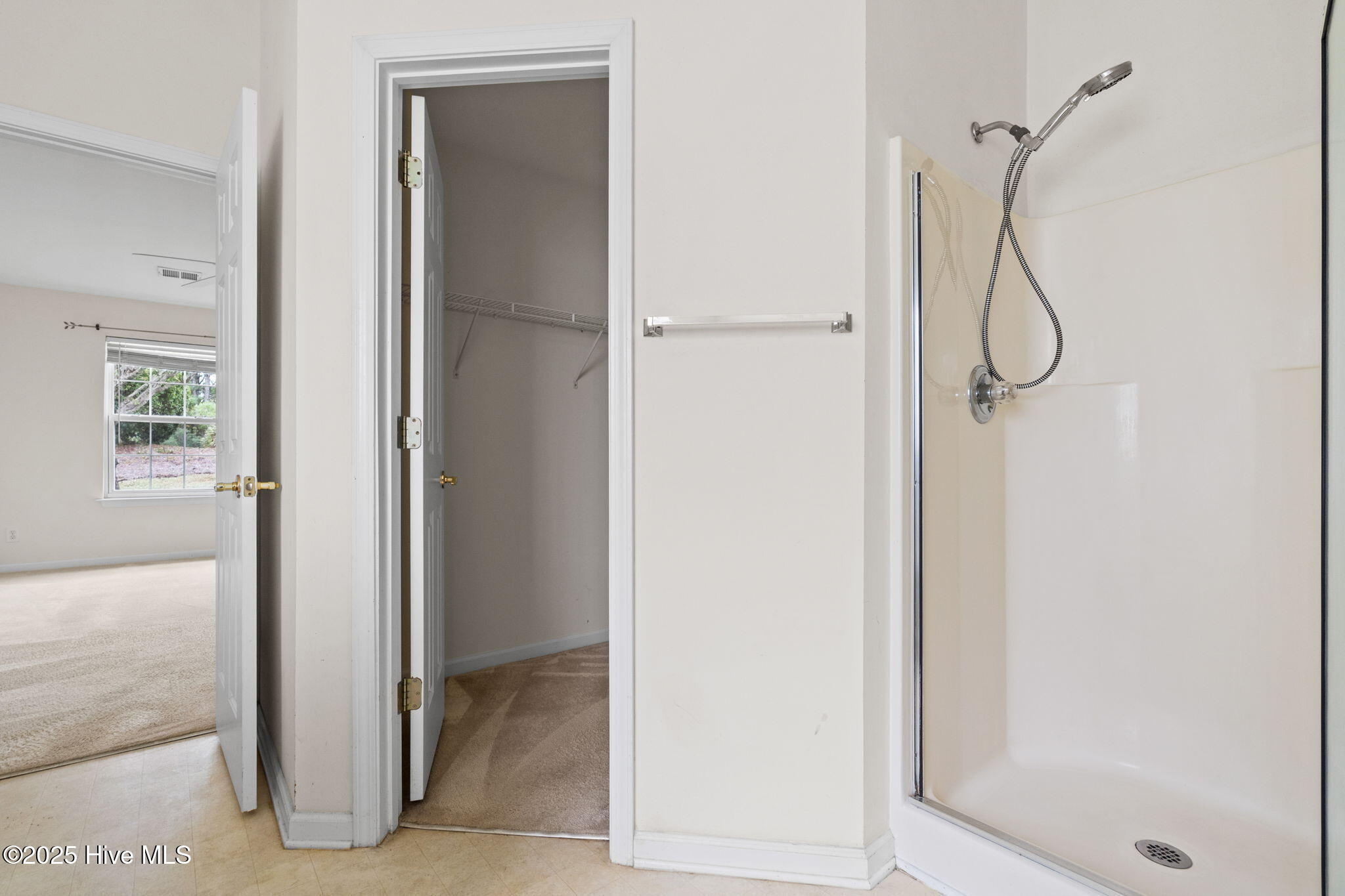 100536152 | Photo 30