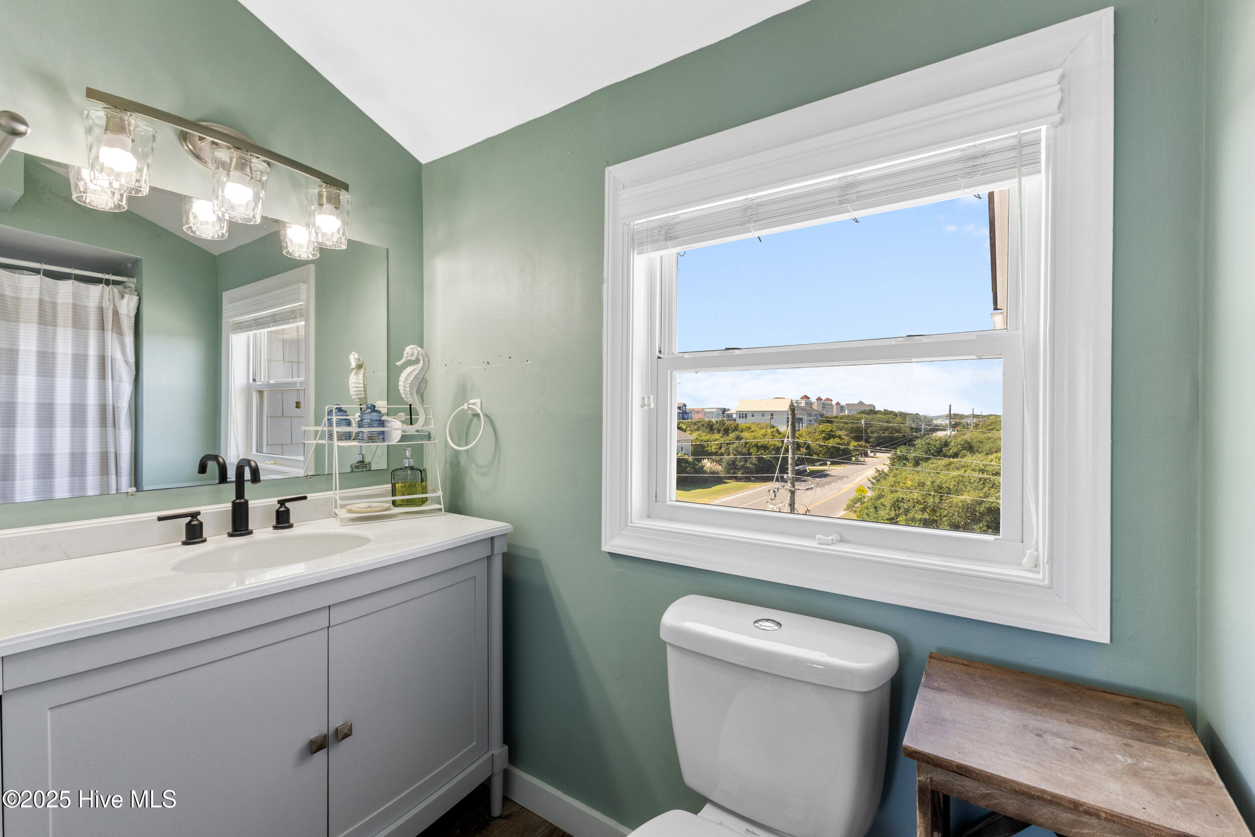 100532541 | Photo 24