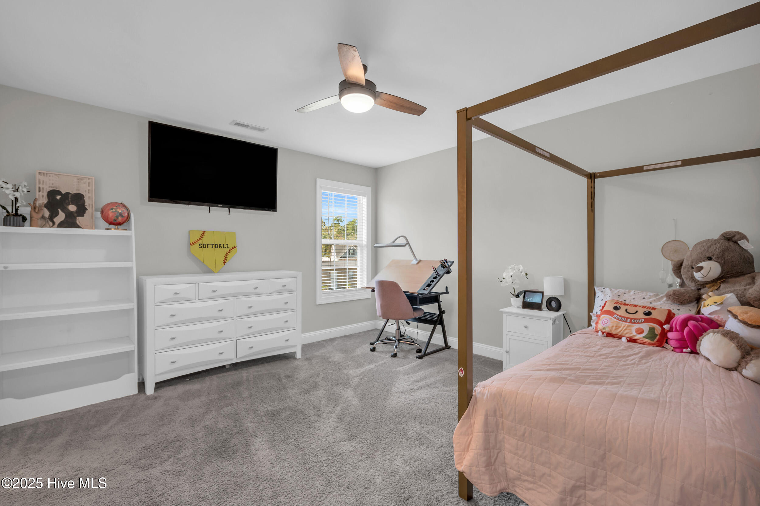 100530270 | Photo 33