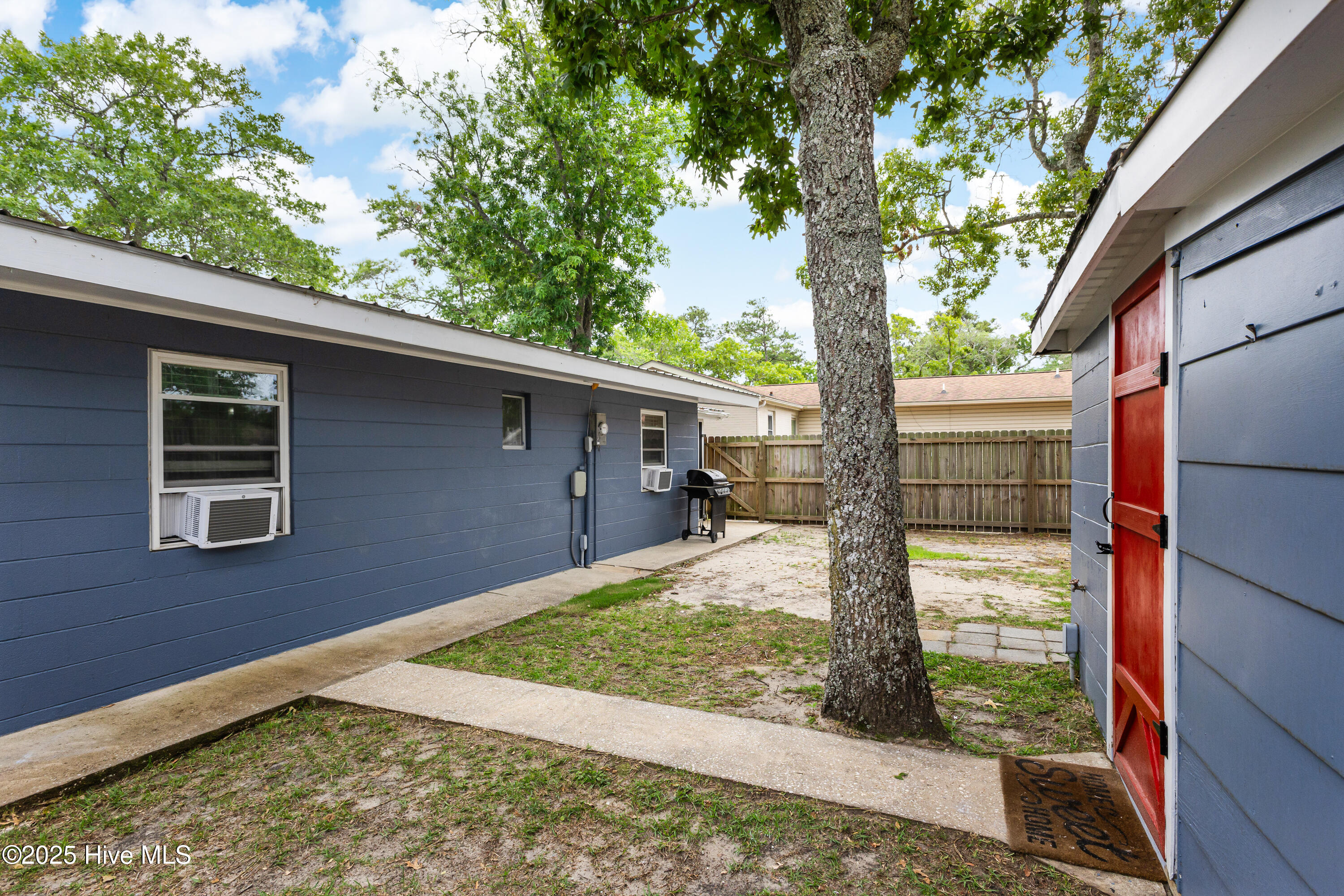 100531813 | Photo 30