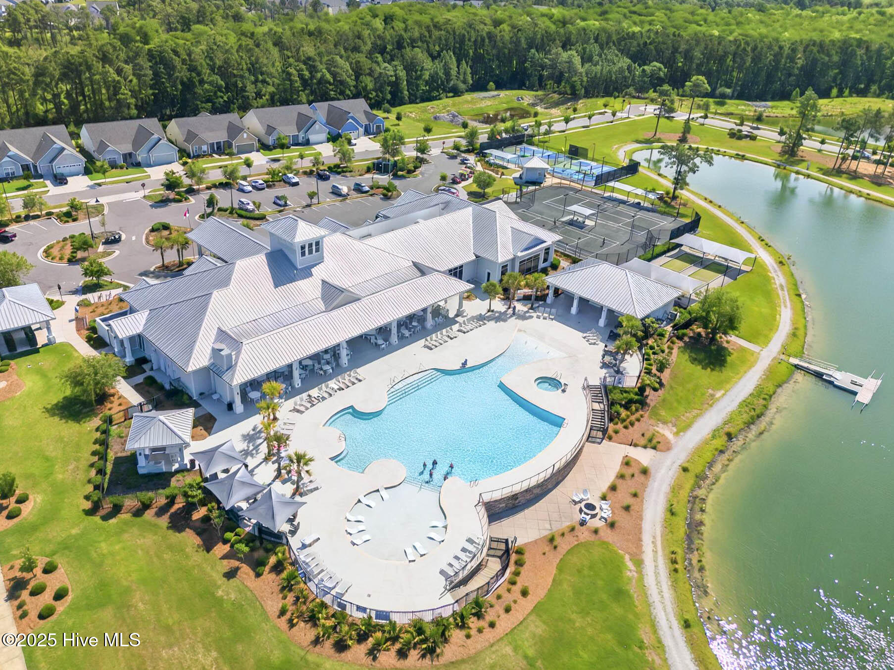 100509879 | Photo 43