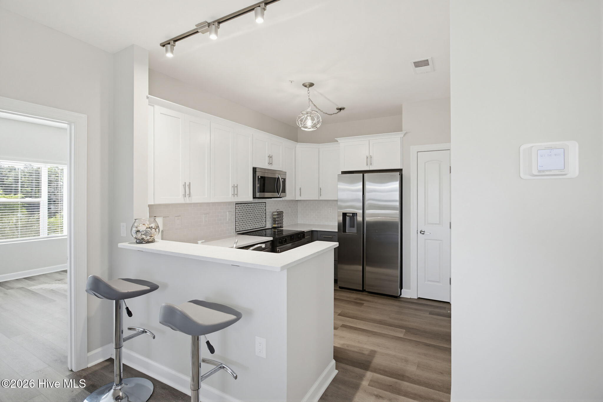 100570113 | Photo 11