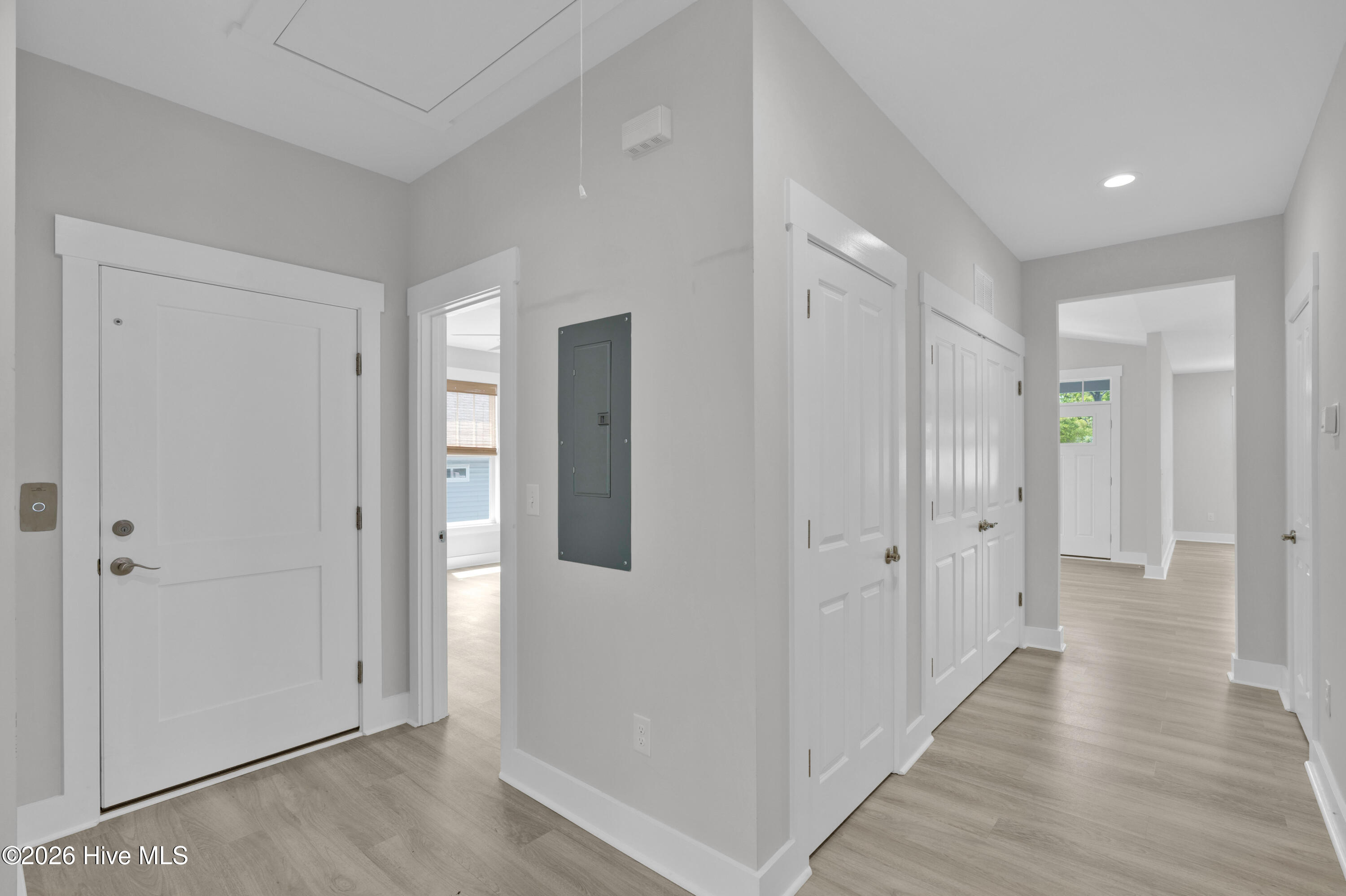 100565490 | Photo 22