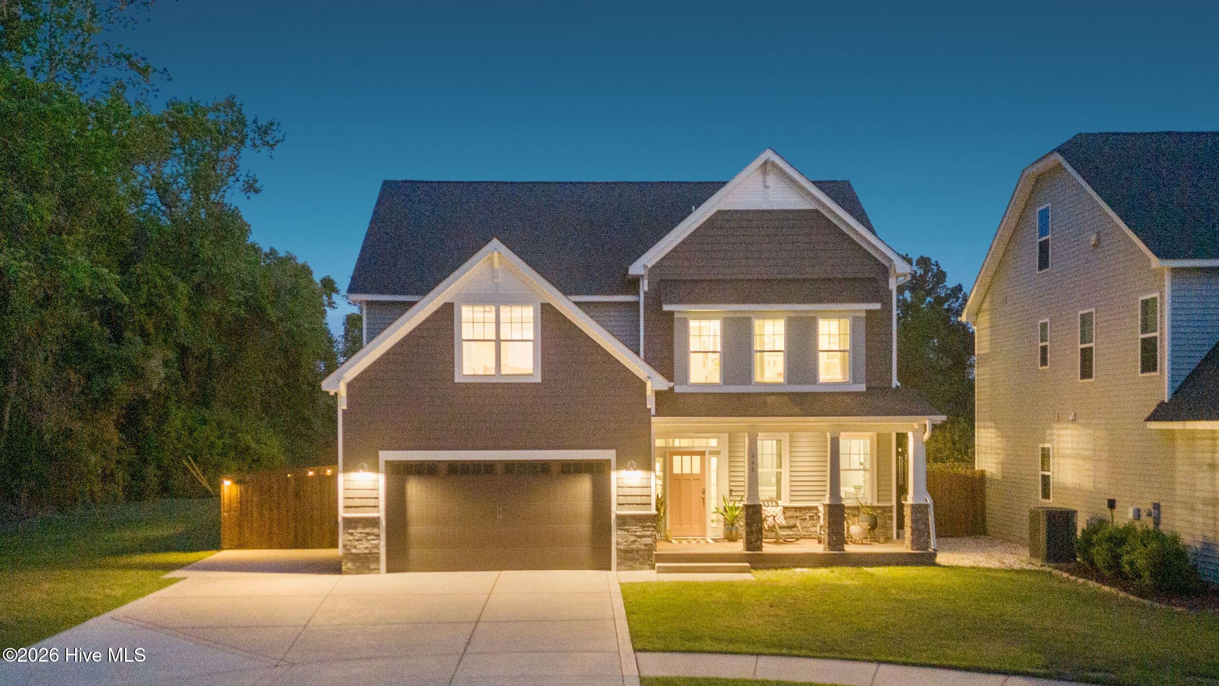 100566940 | Photo 102