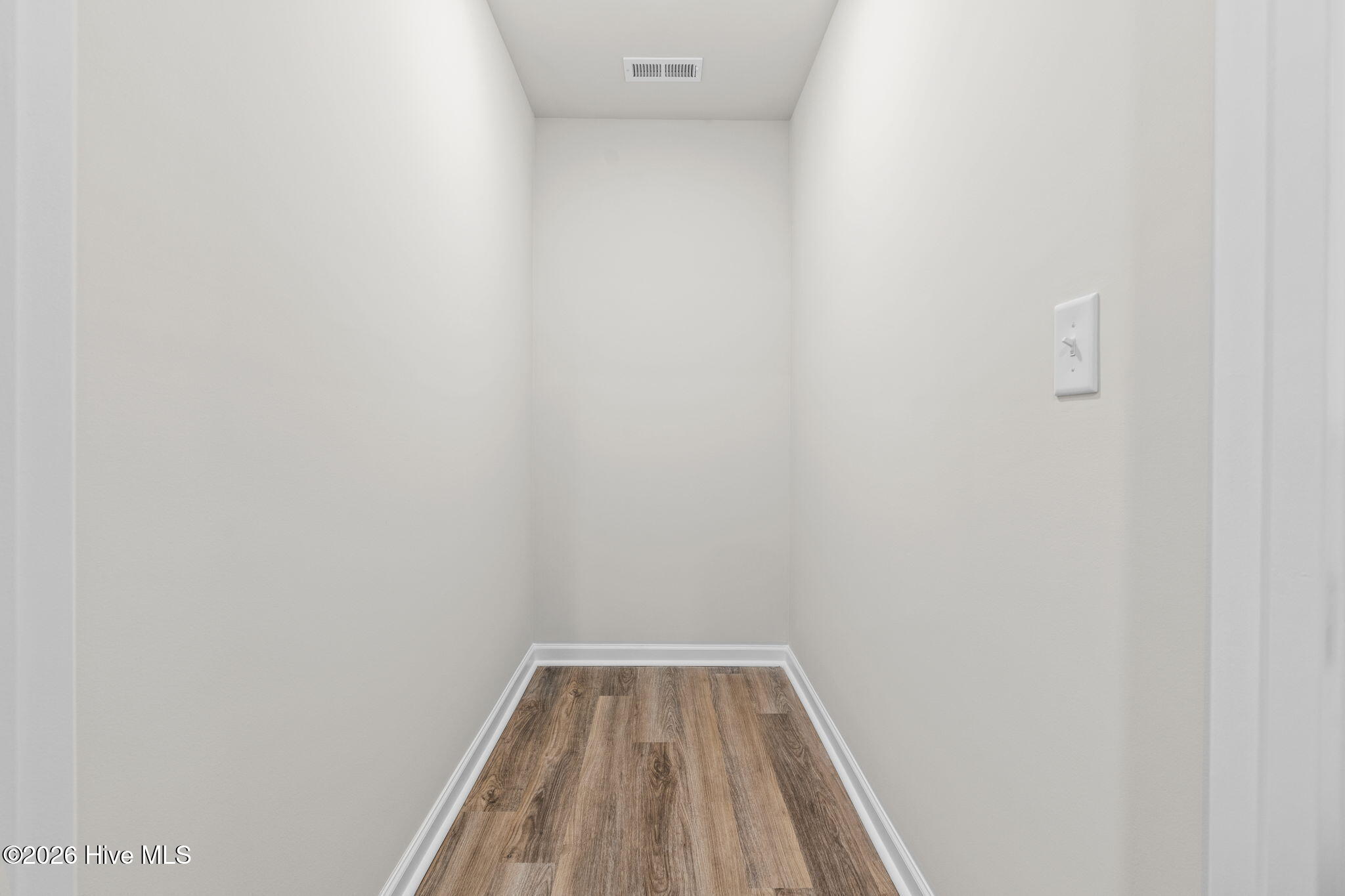 100550706 | Photo 34