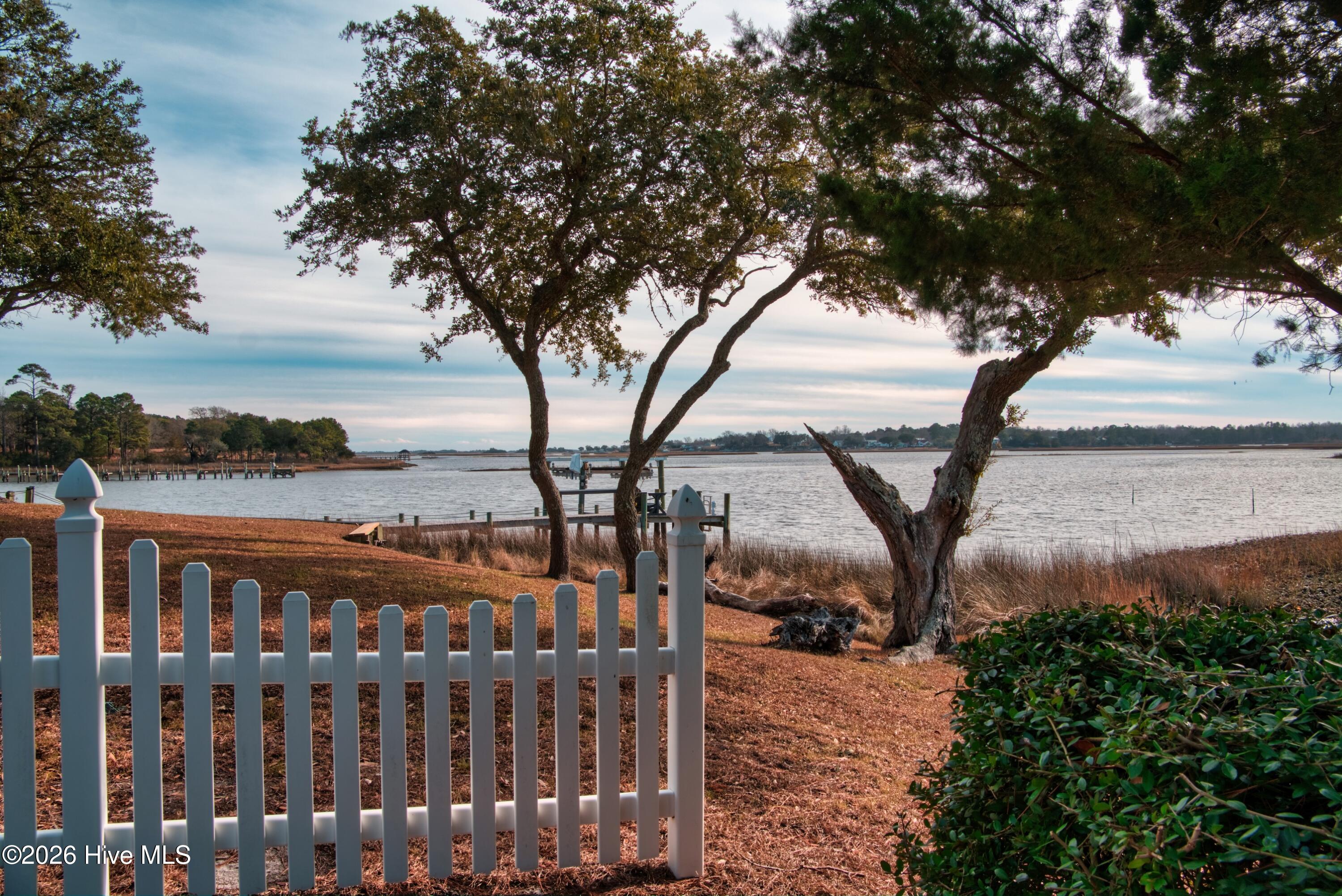 100551143 | Photo 33