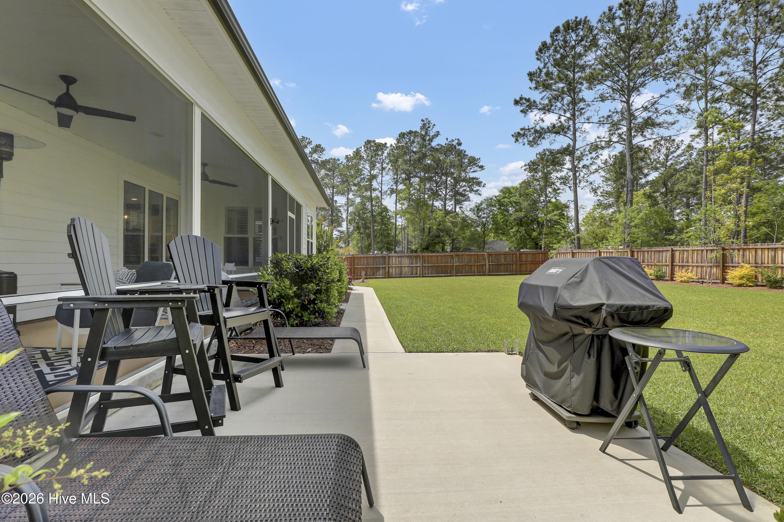 100567366 | Photo 40