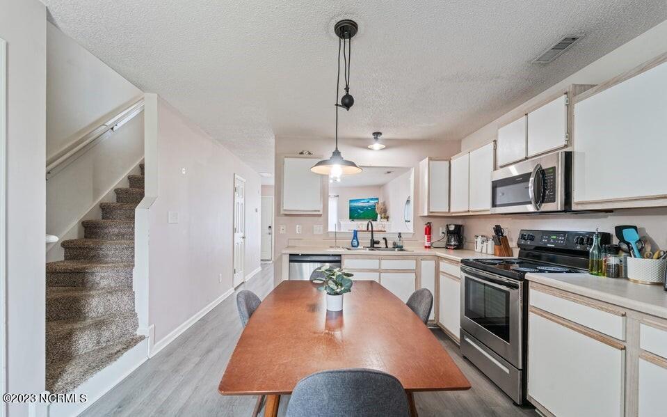 100556825 | Photo 19