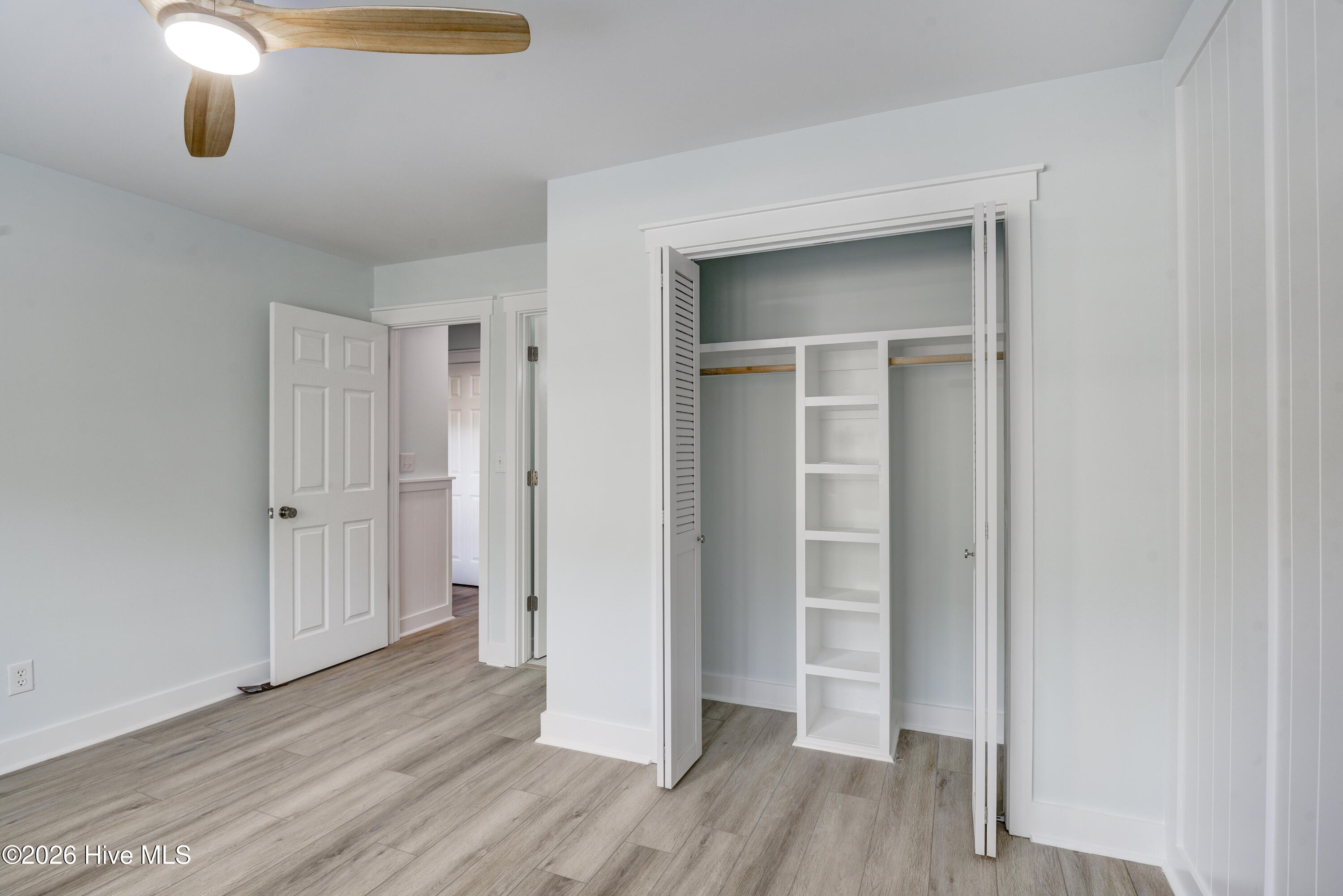 100550917 | Photo 12