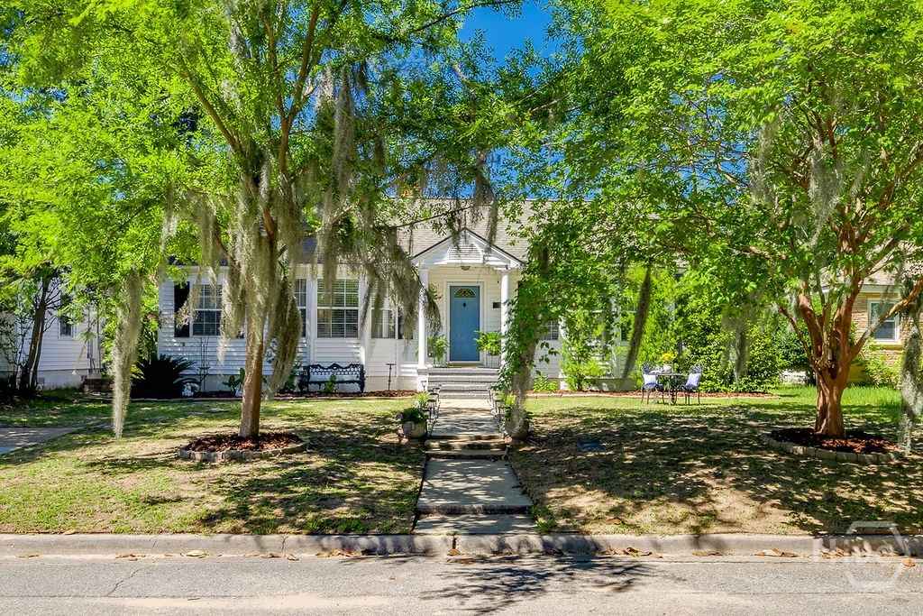 Gorgeous street view.
