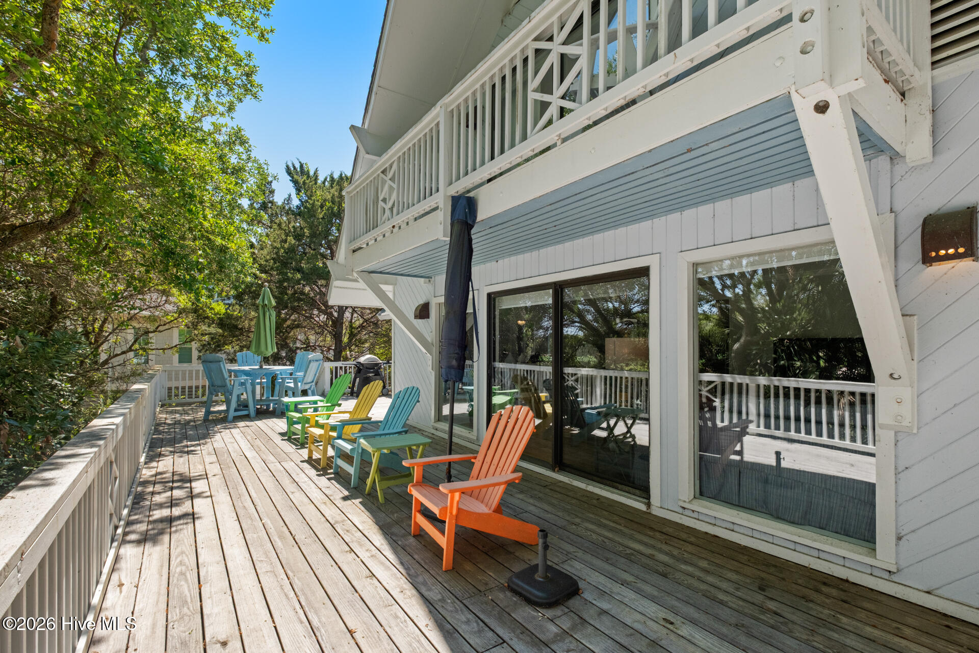 100569244 | Photo 39