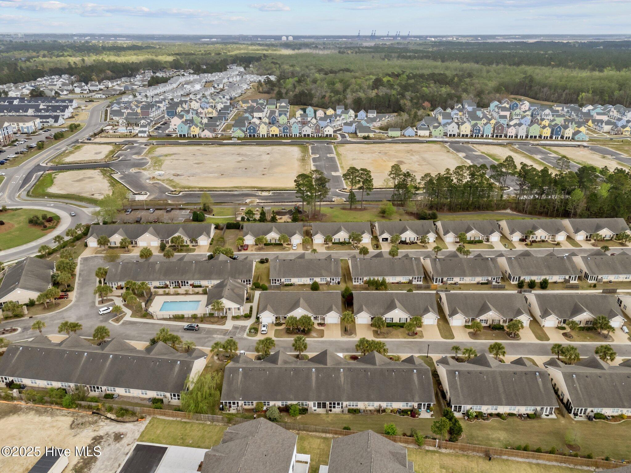 100513214 | Photo 46