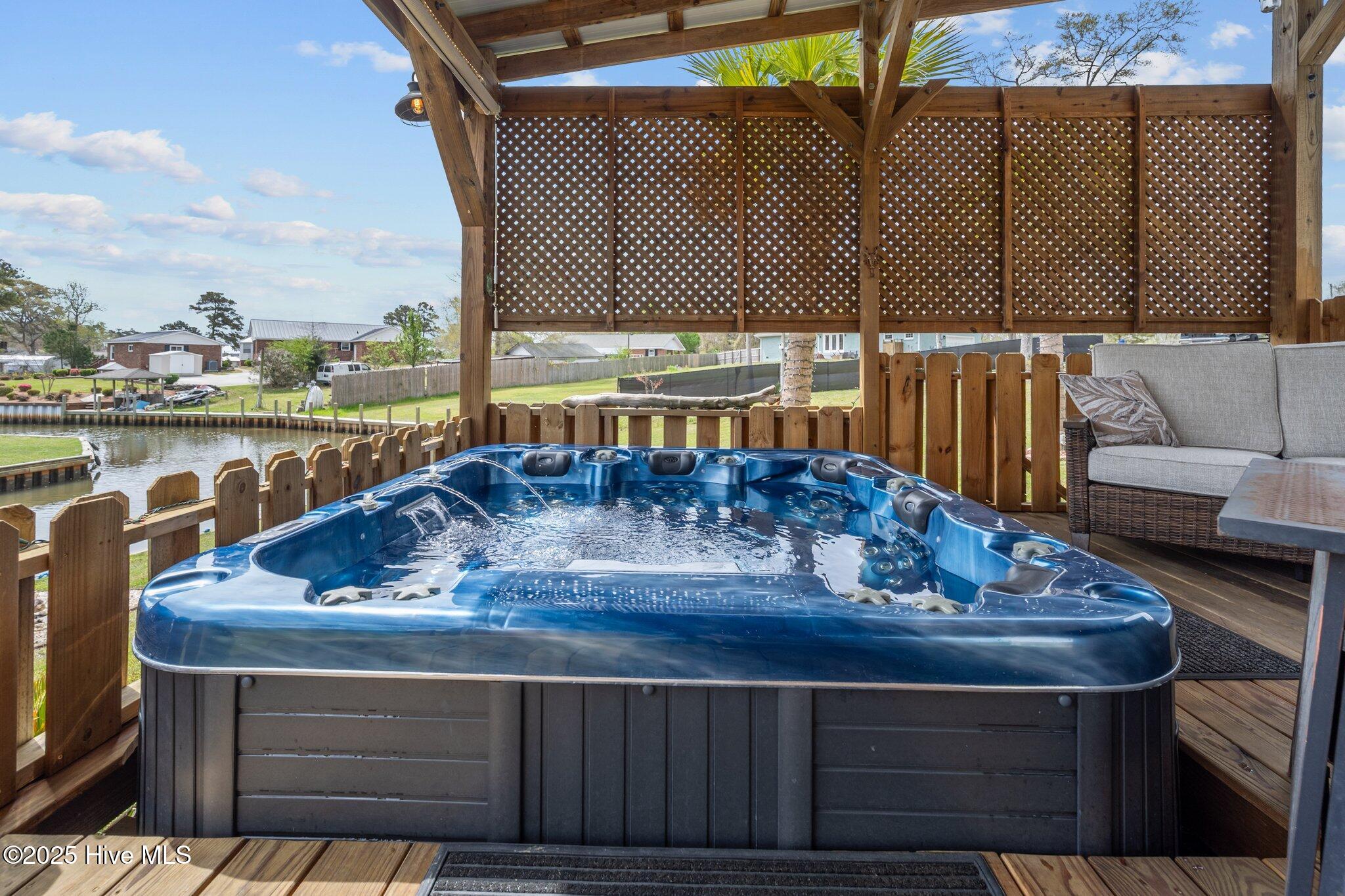 100517734 | Photo 77