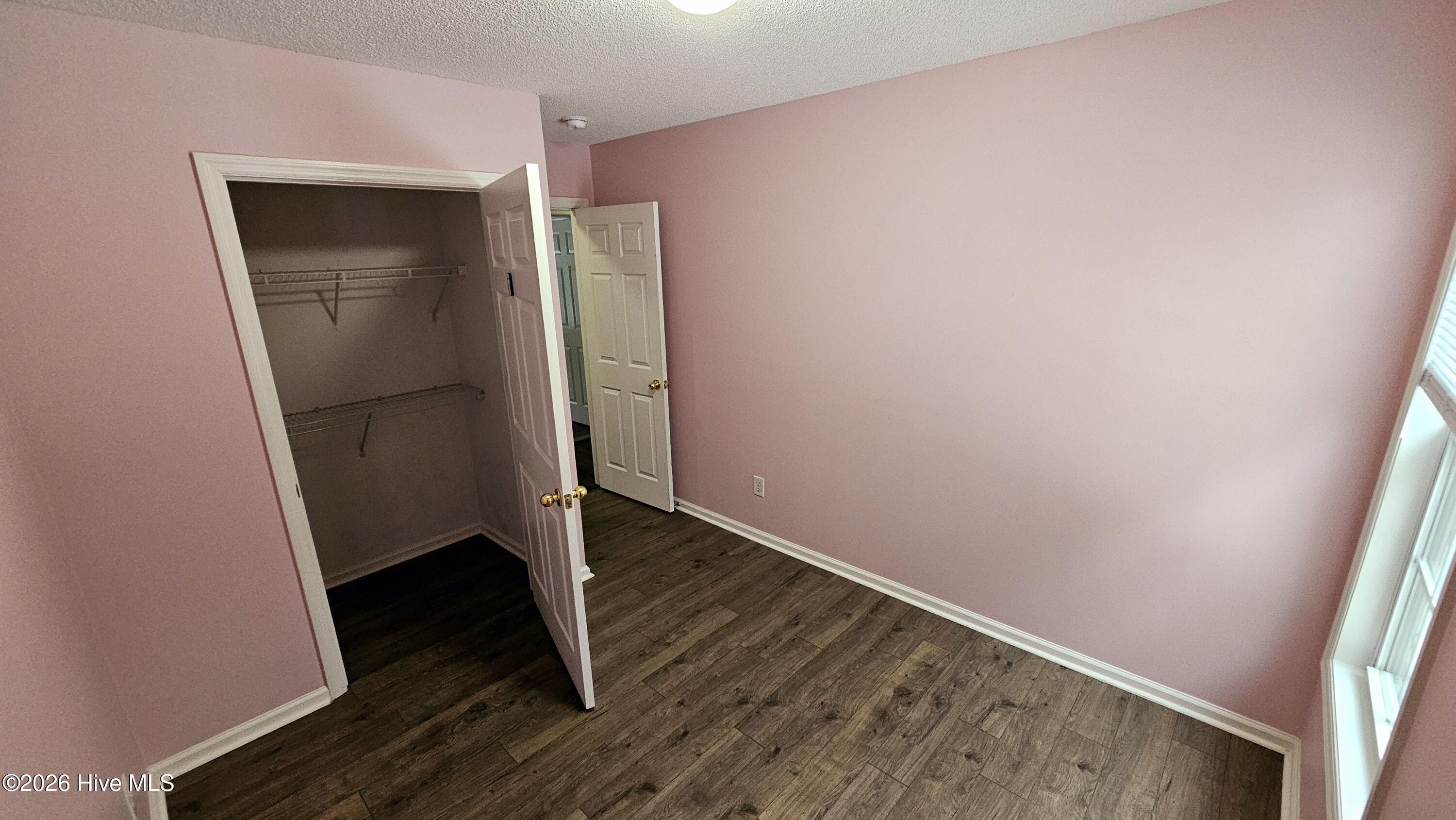 100565863 | Photo 19