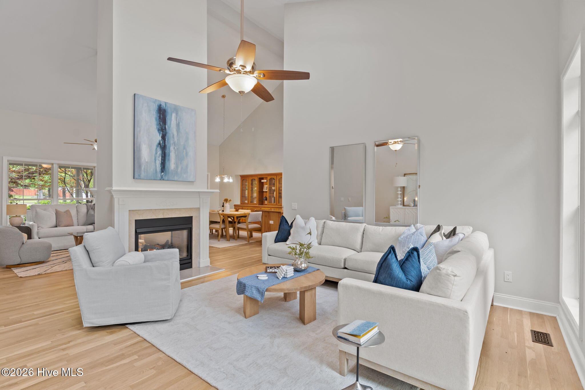 100567890 | Photo 17