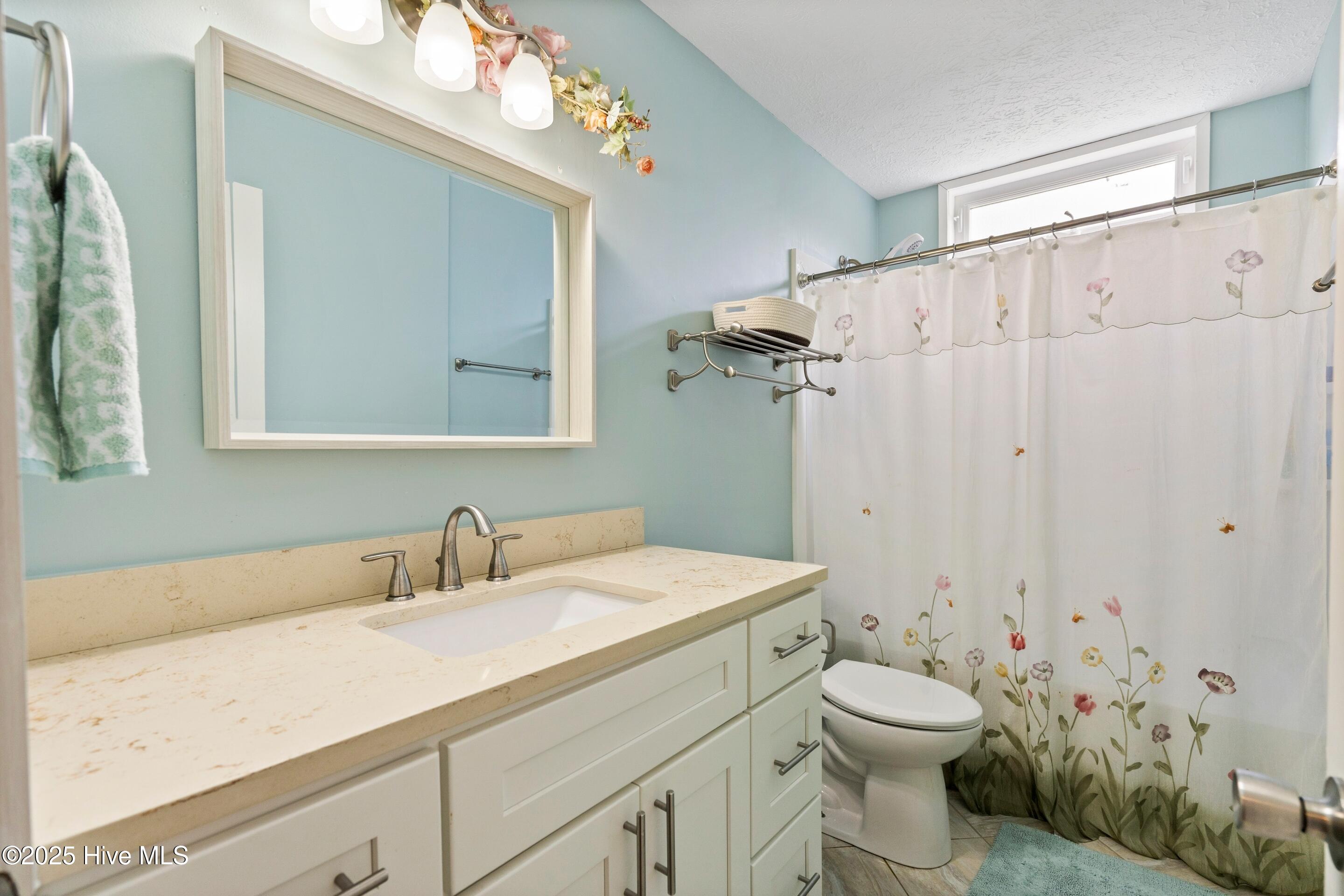 100531980 | Photo 16